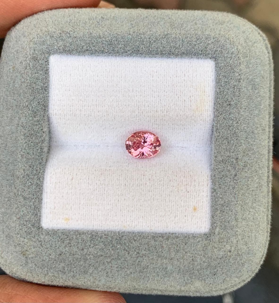Saphir Padparadscha Ovale de 0,99ct — Madagascar