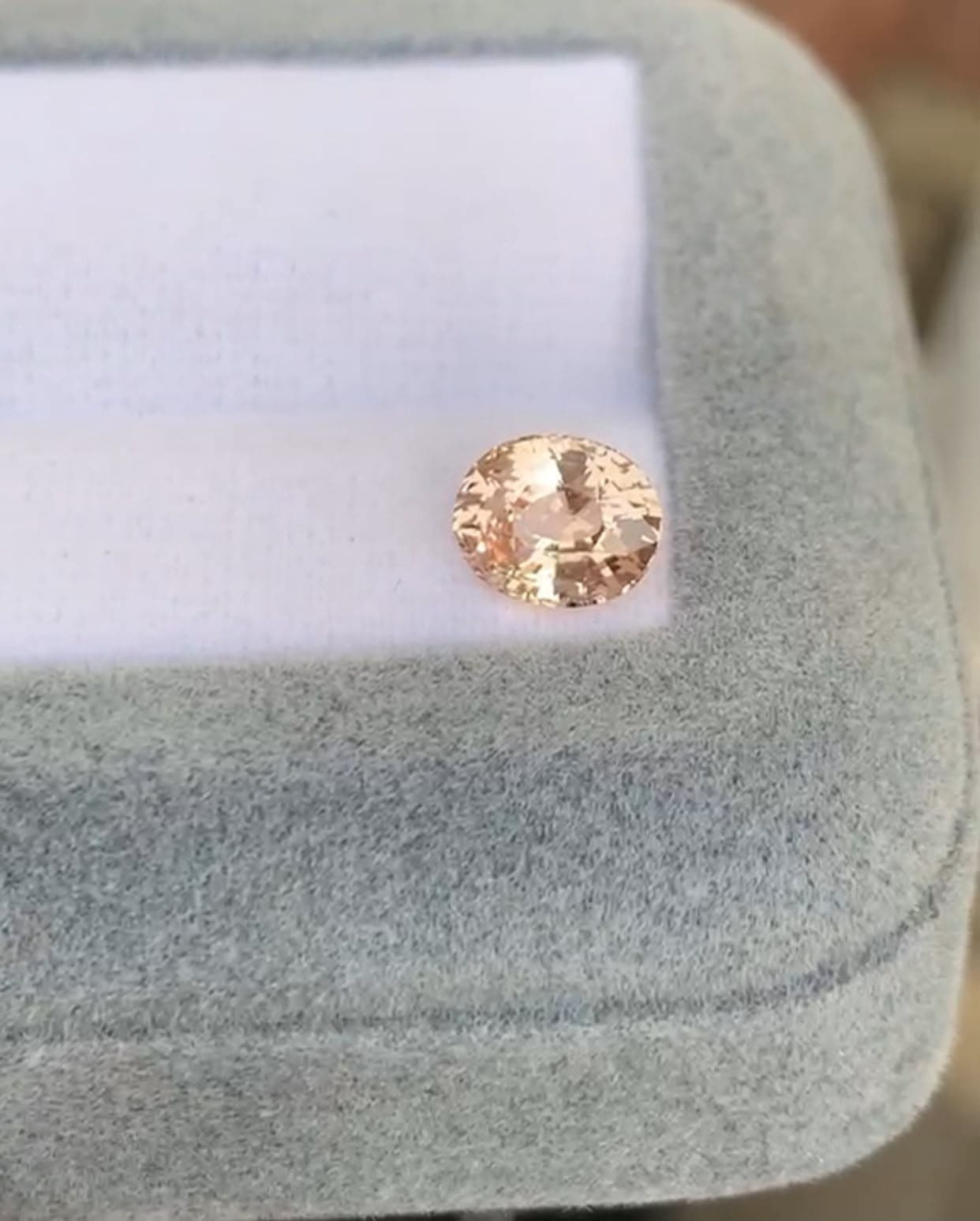 exemple — saphir pêche 1,6 ct