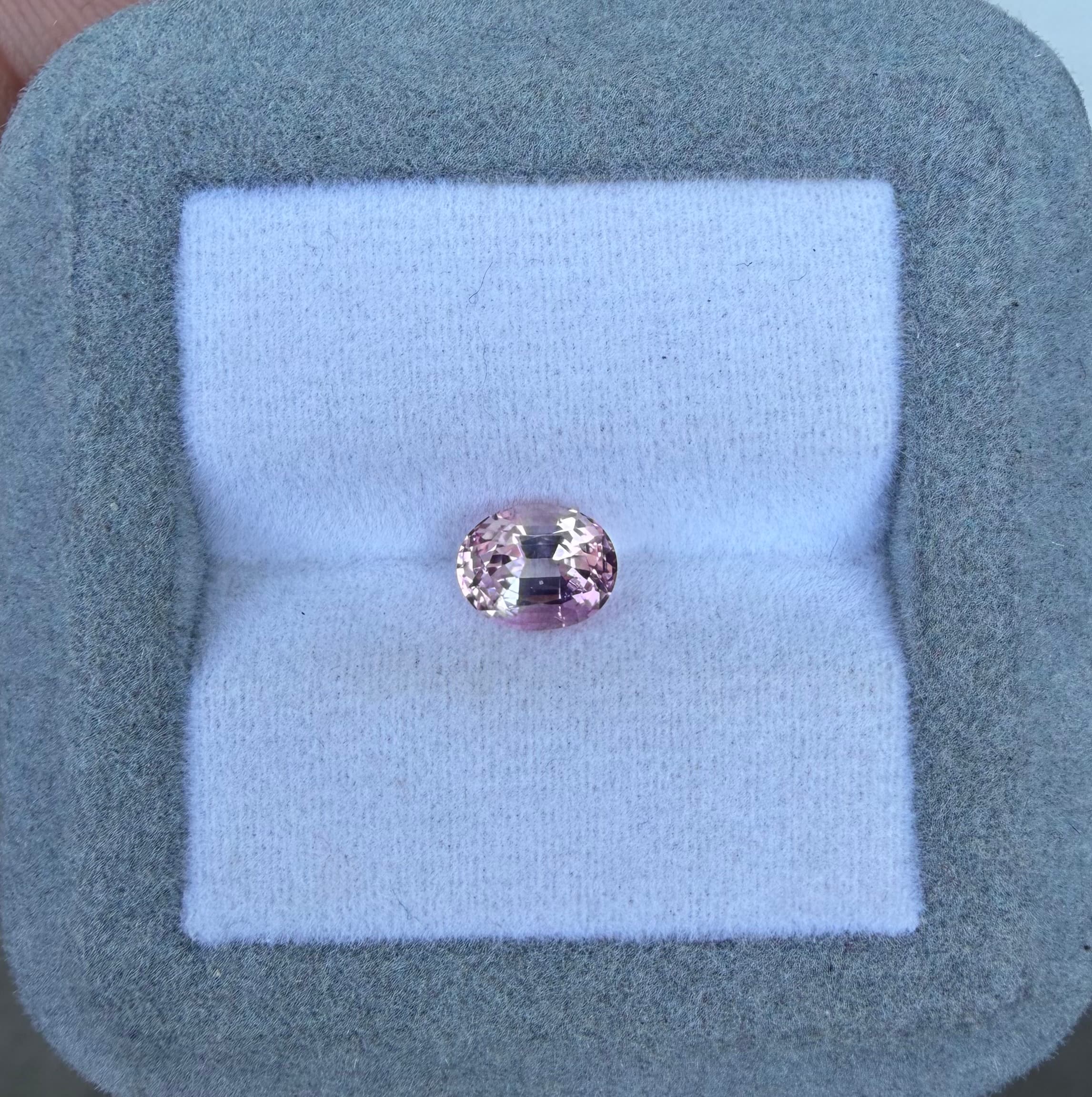étude — rose ovale 1,06 ct
