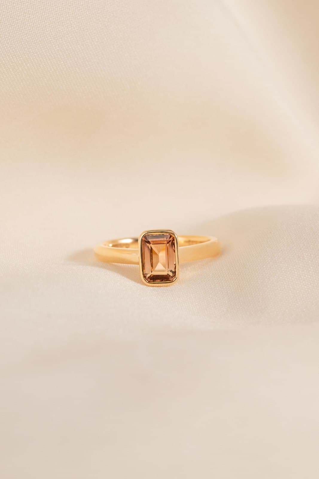 bague montée en solitaire