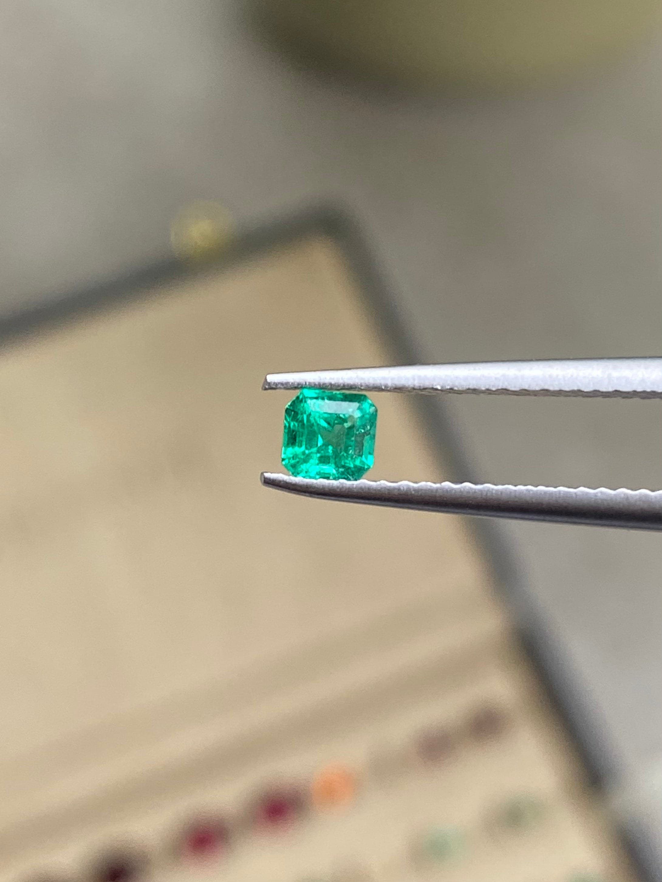 exemple — émeraude 0,28 ct