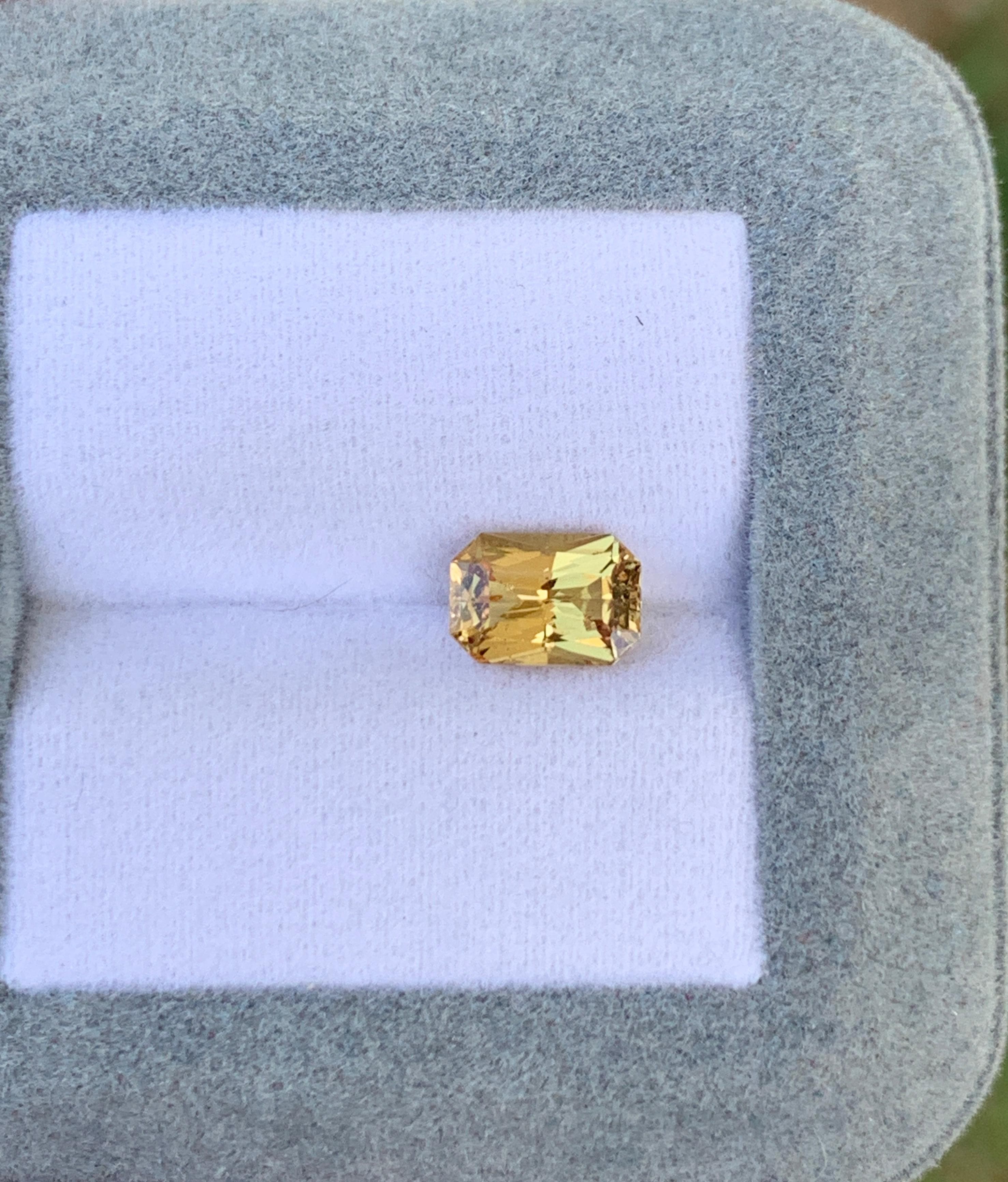 exemple — saphir jaune 1,72 ct