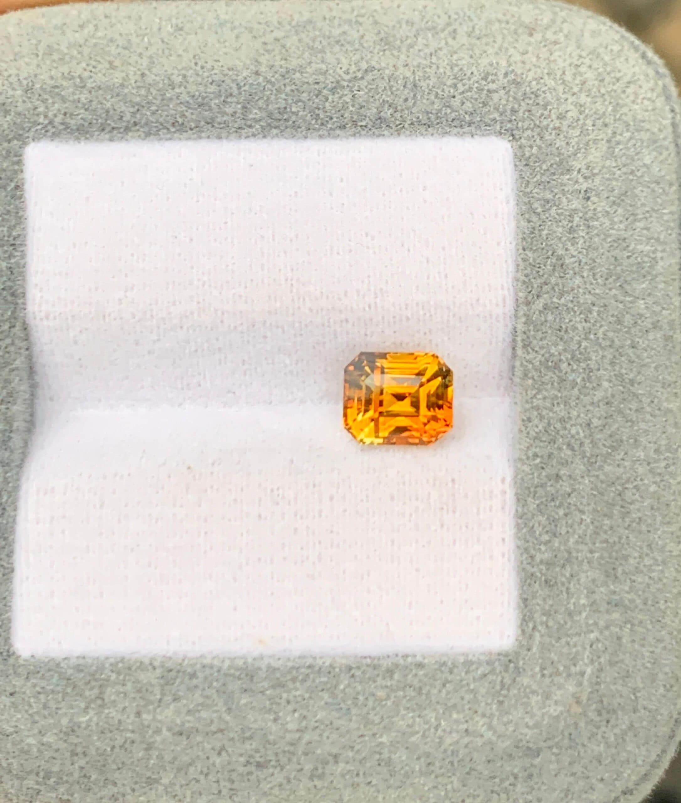 Saphir Orange Rectangle de 2,01ct