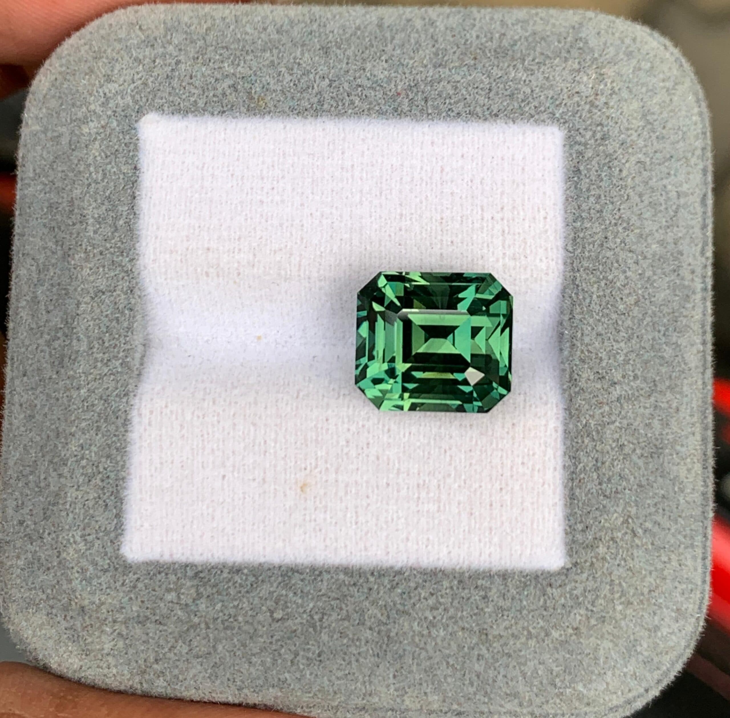 Saphir Vert Rectangle de 10,55ct