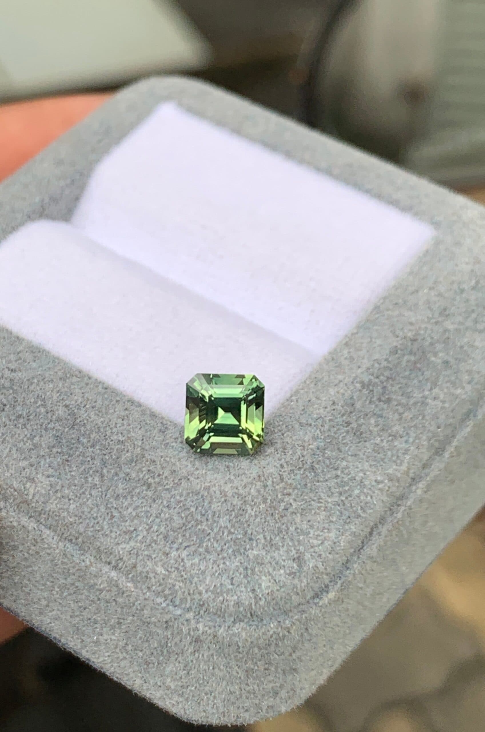 Saphir Vert Rectangle de 1,81ct