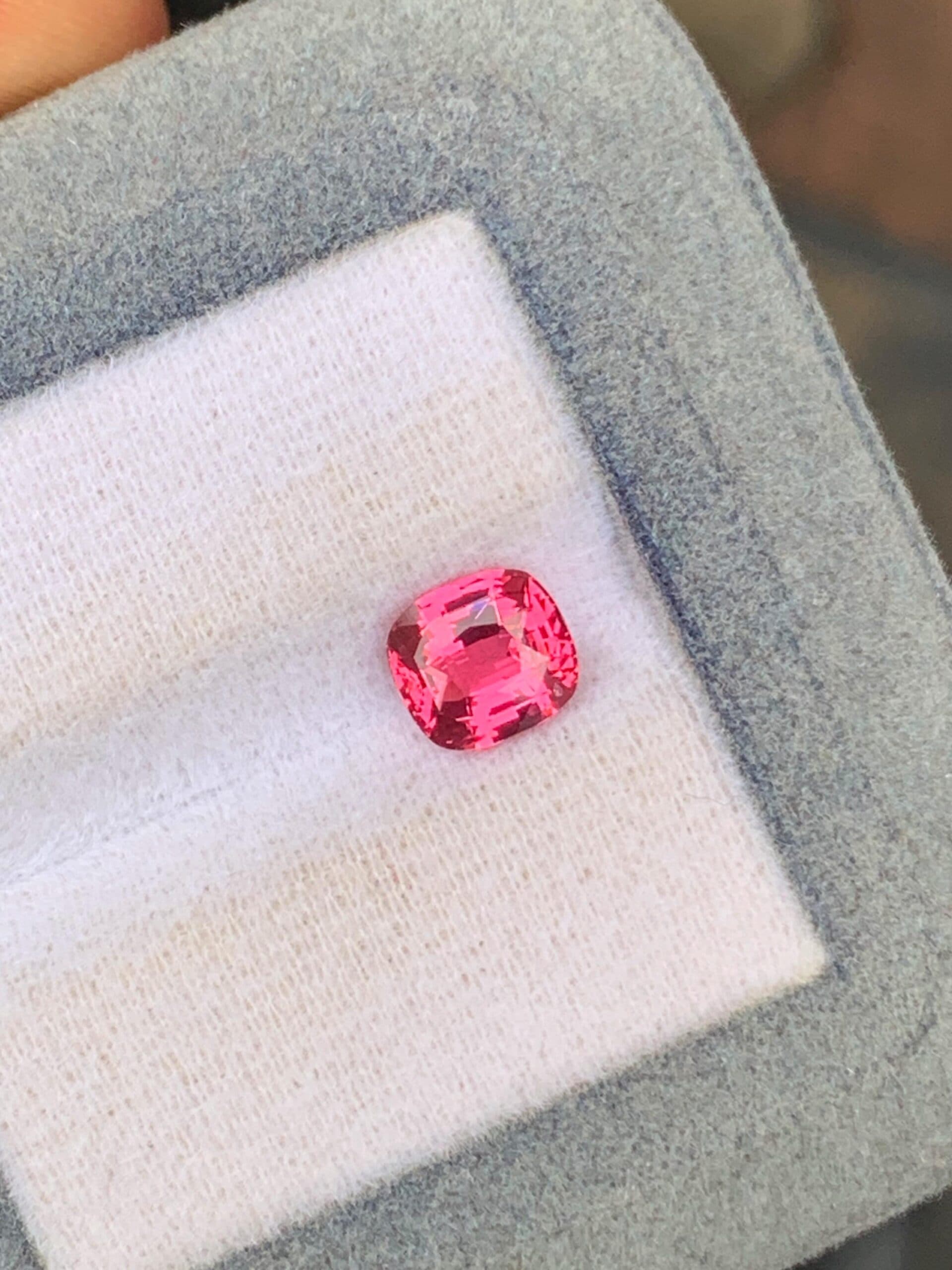 Spinelle Rose Coussin de 1,51ct