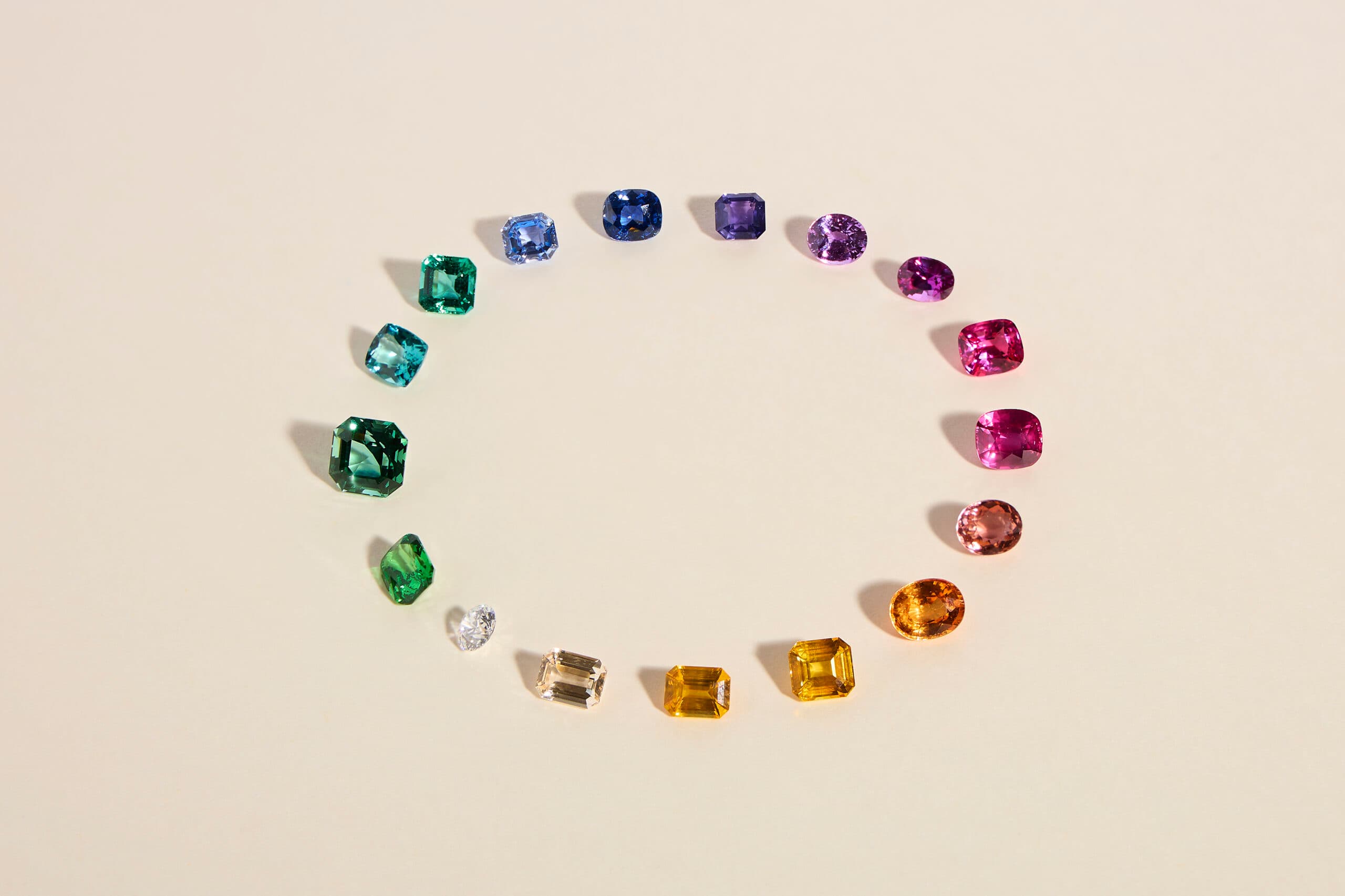 pierres précieuses de couleurs
