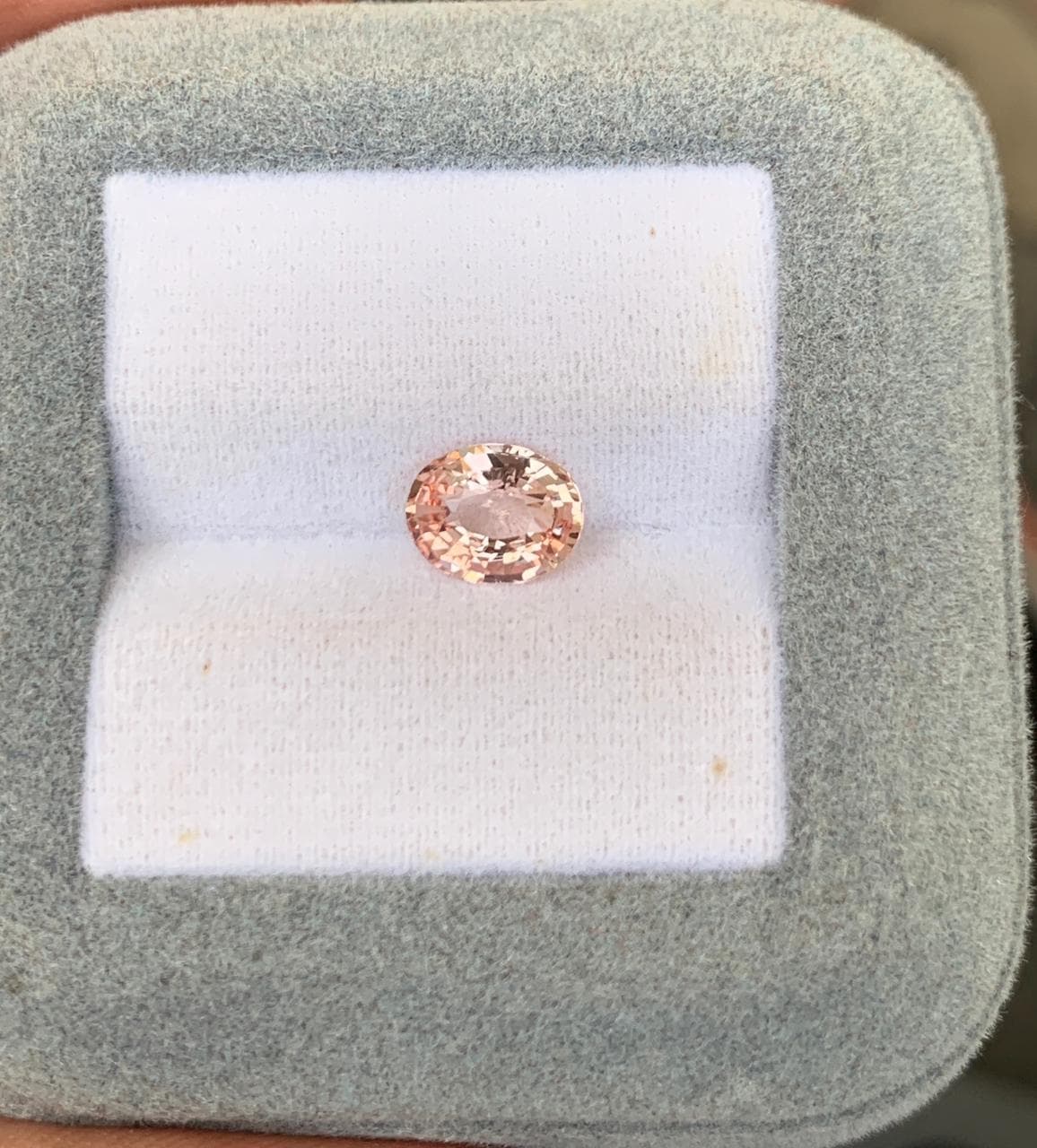 Saphir Padparadscha Ovale de 1,56ct — Madagascar, Non Chauffé
