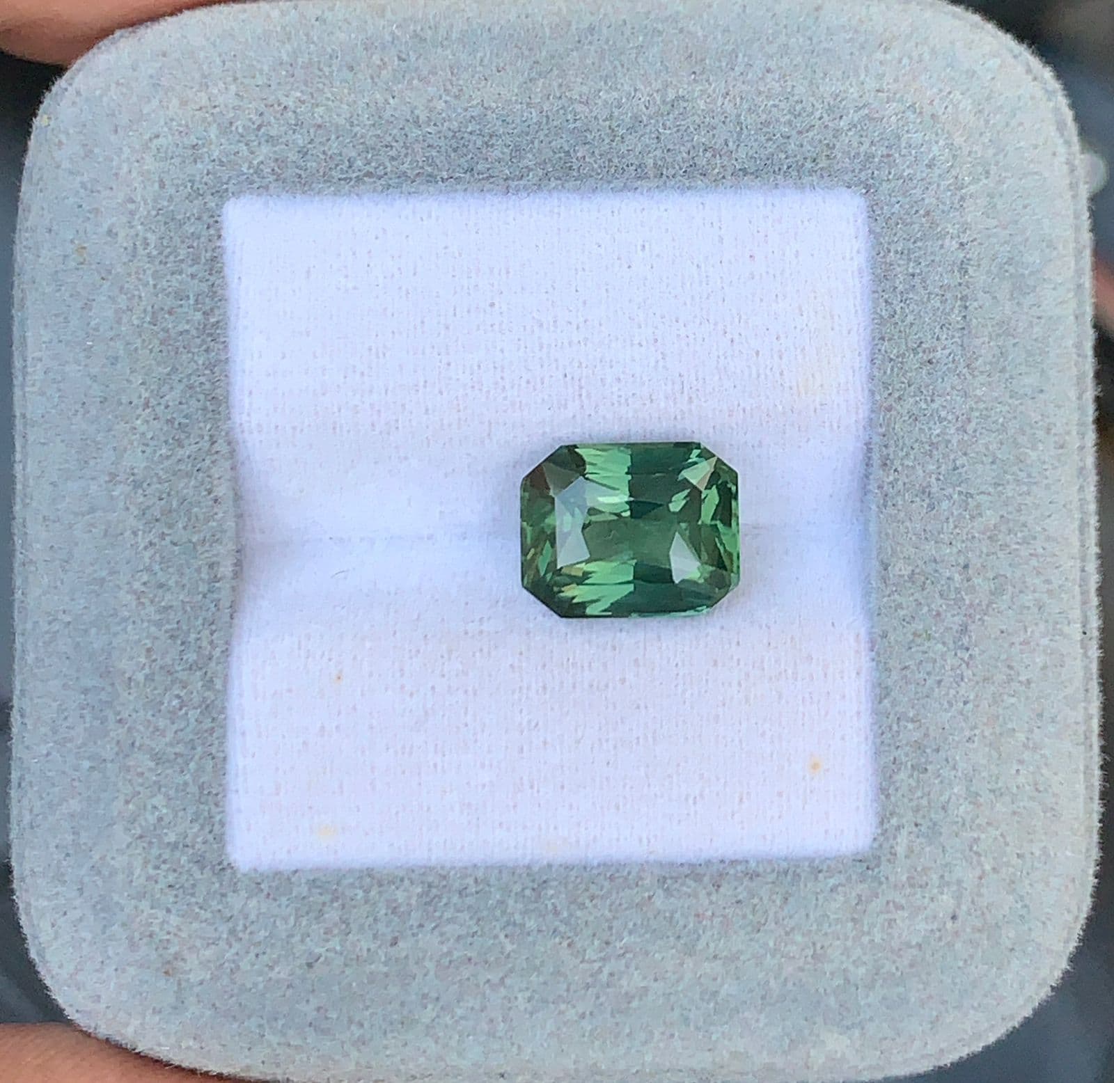 Saphir Vert Radiant de 4,80ct