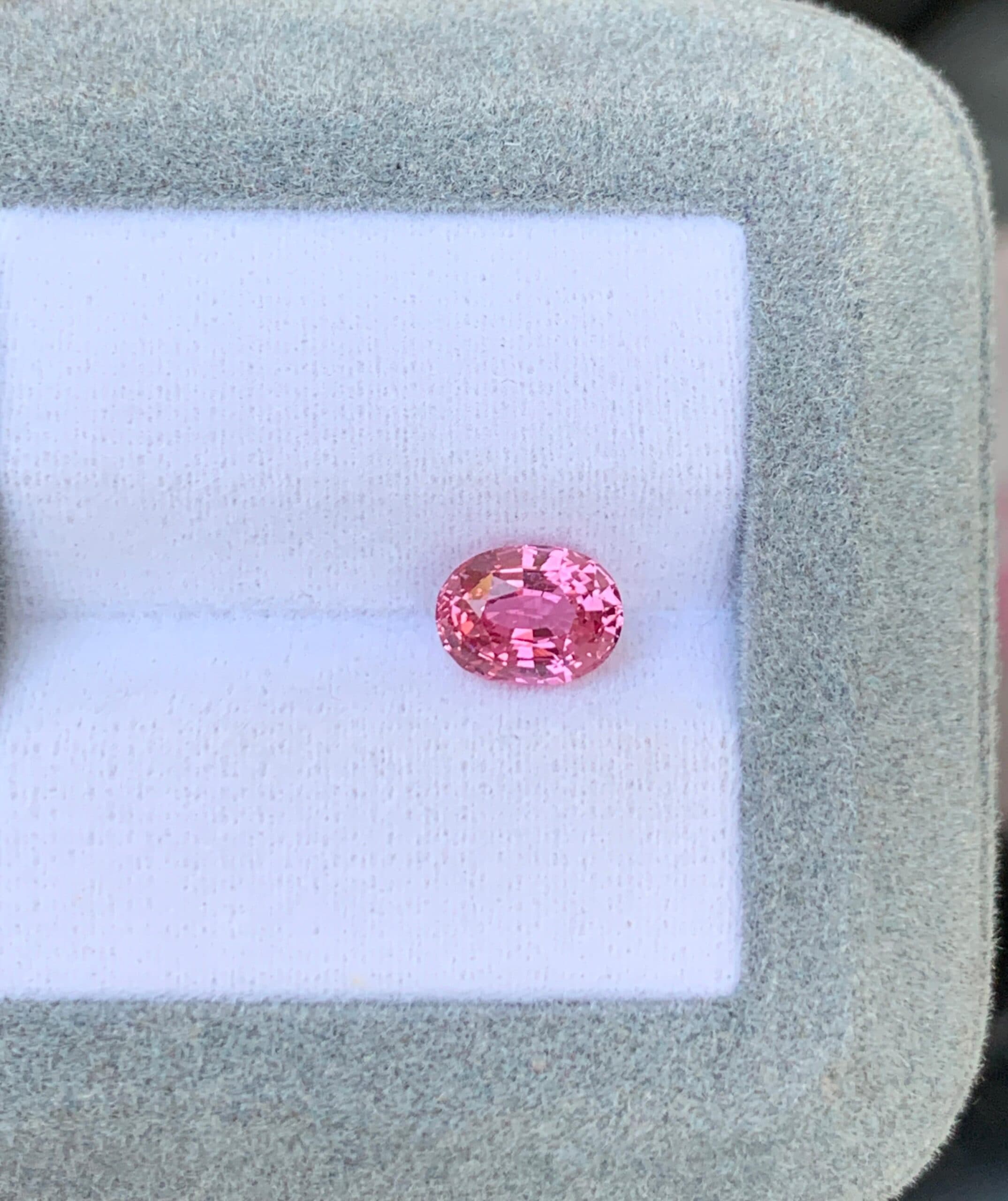 Saphir Padparadscha Ovale de 1,65ct — Madagascar