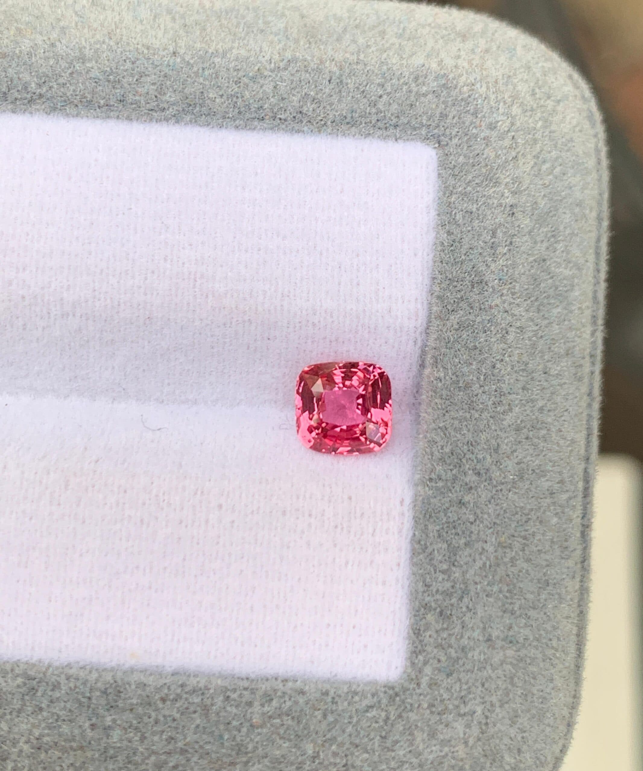 Saphir Padparadscha Coussin de 1,06ct