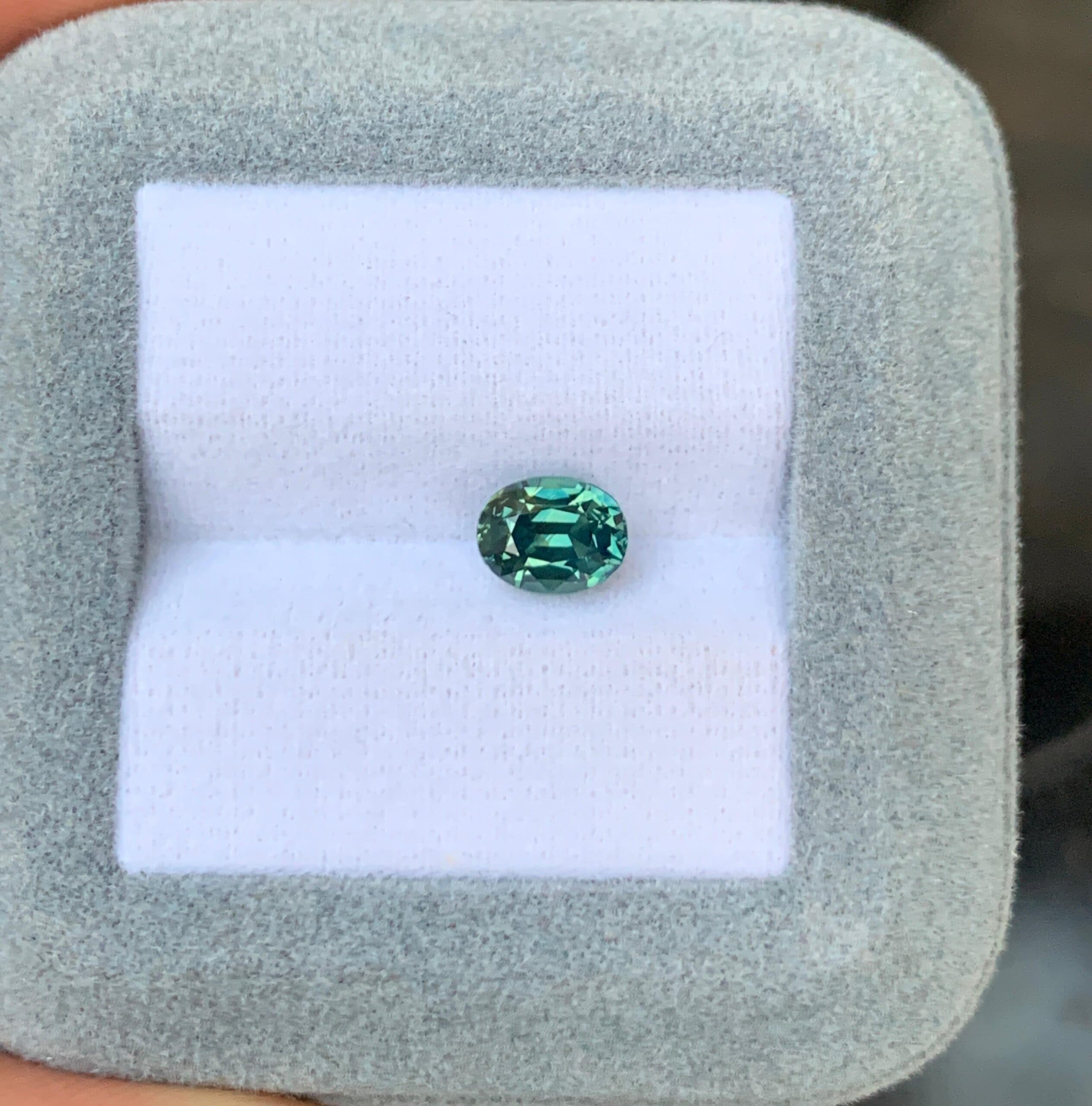 Saphir Teal Ovale de 1,63ct