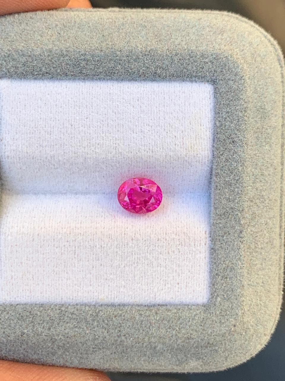 Saphir Rose Ovale de 1,27ct — Vietnam
