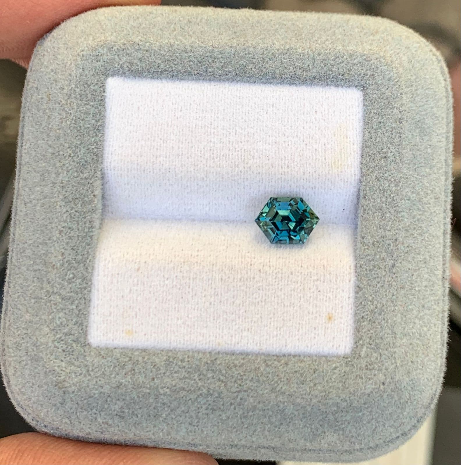 Saphir Teal Fantaisie de 1,54ct — Madagascar, Non Chauffé