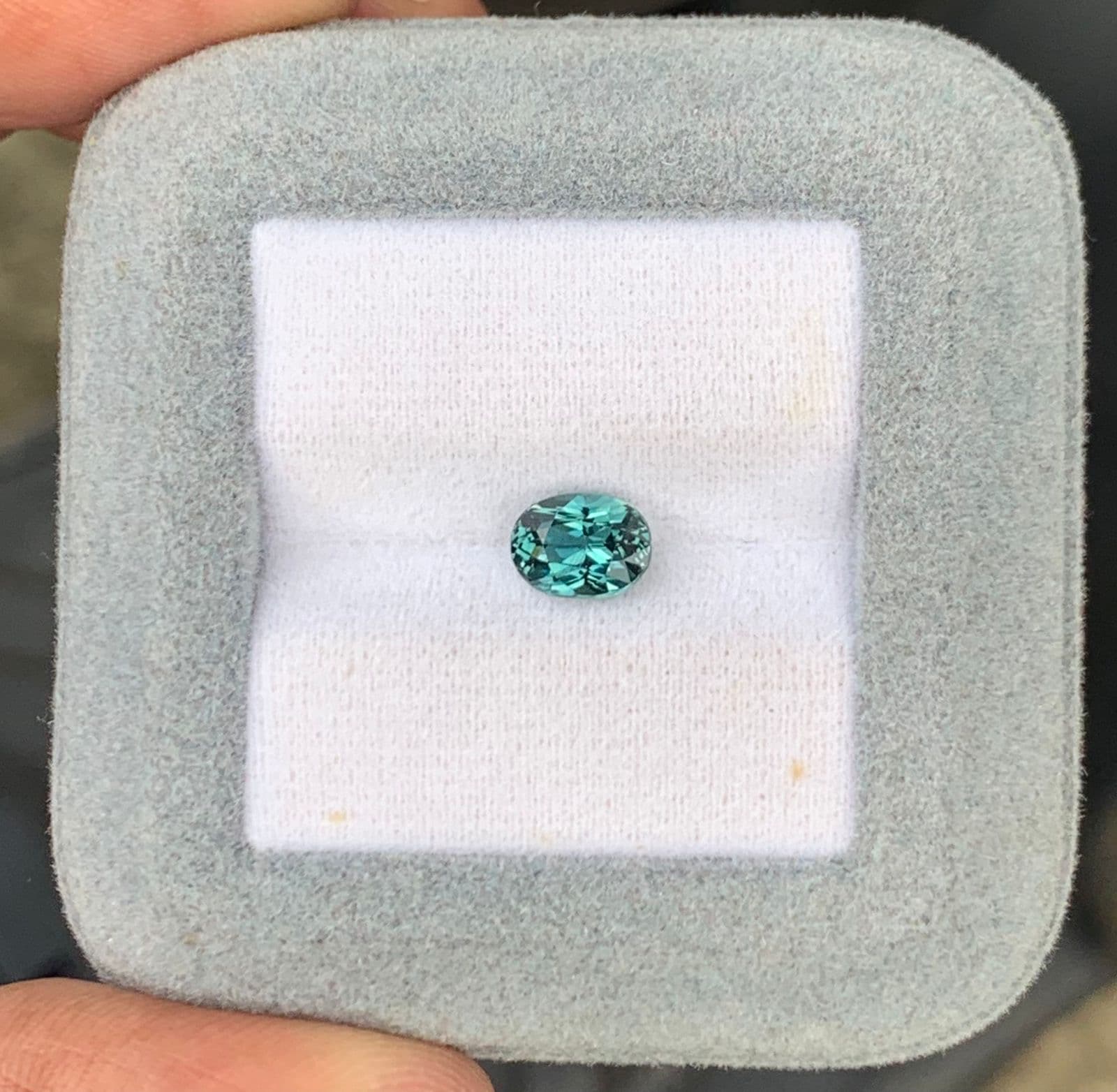 Saphir Teal Ovale de 1,56ct — Madagascar, Non Chauffé (2)