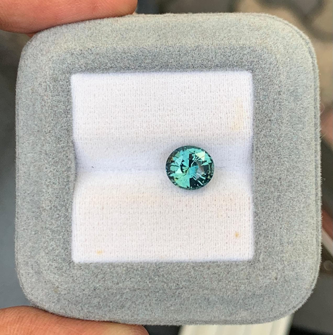 Saphir Teal Ovale de 3,02ct