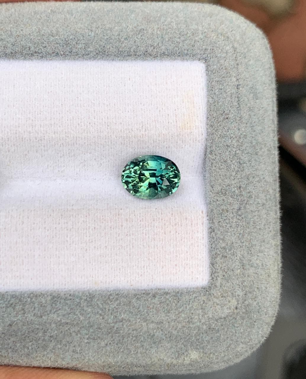 Saphir Vert Ovale de 2,24ct