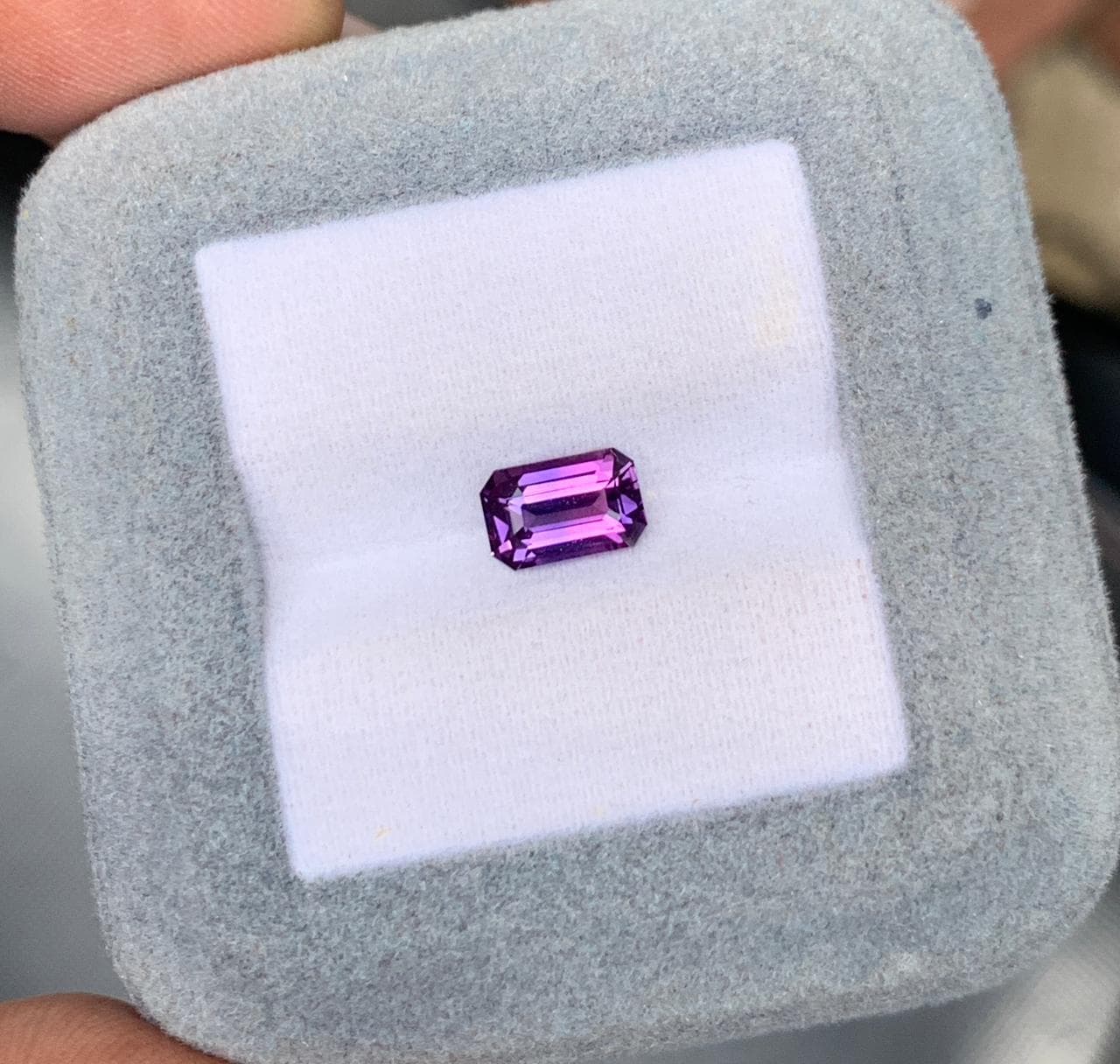 Saphir Violet Rectangle de 1,58ct — Madagascar