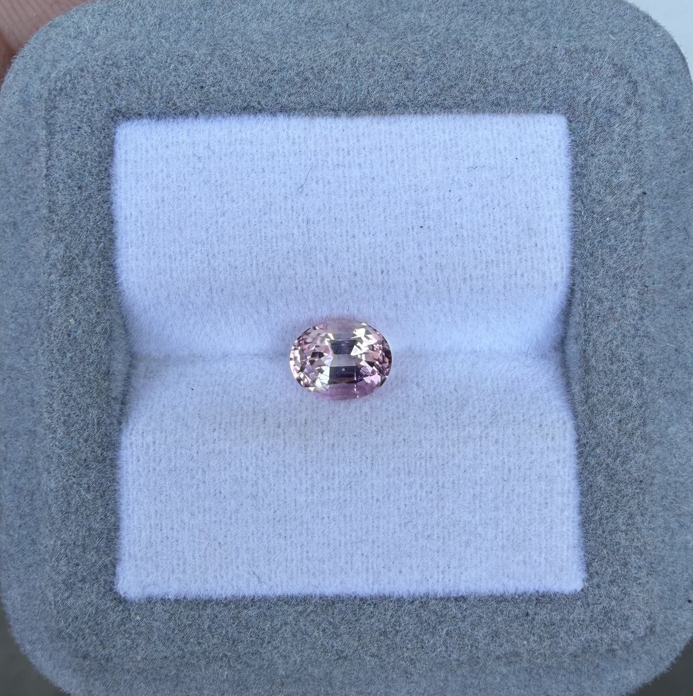 Tourmaline Rose Ovale de 1,05ct (2)