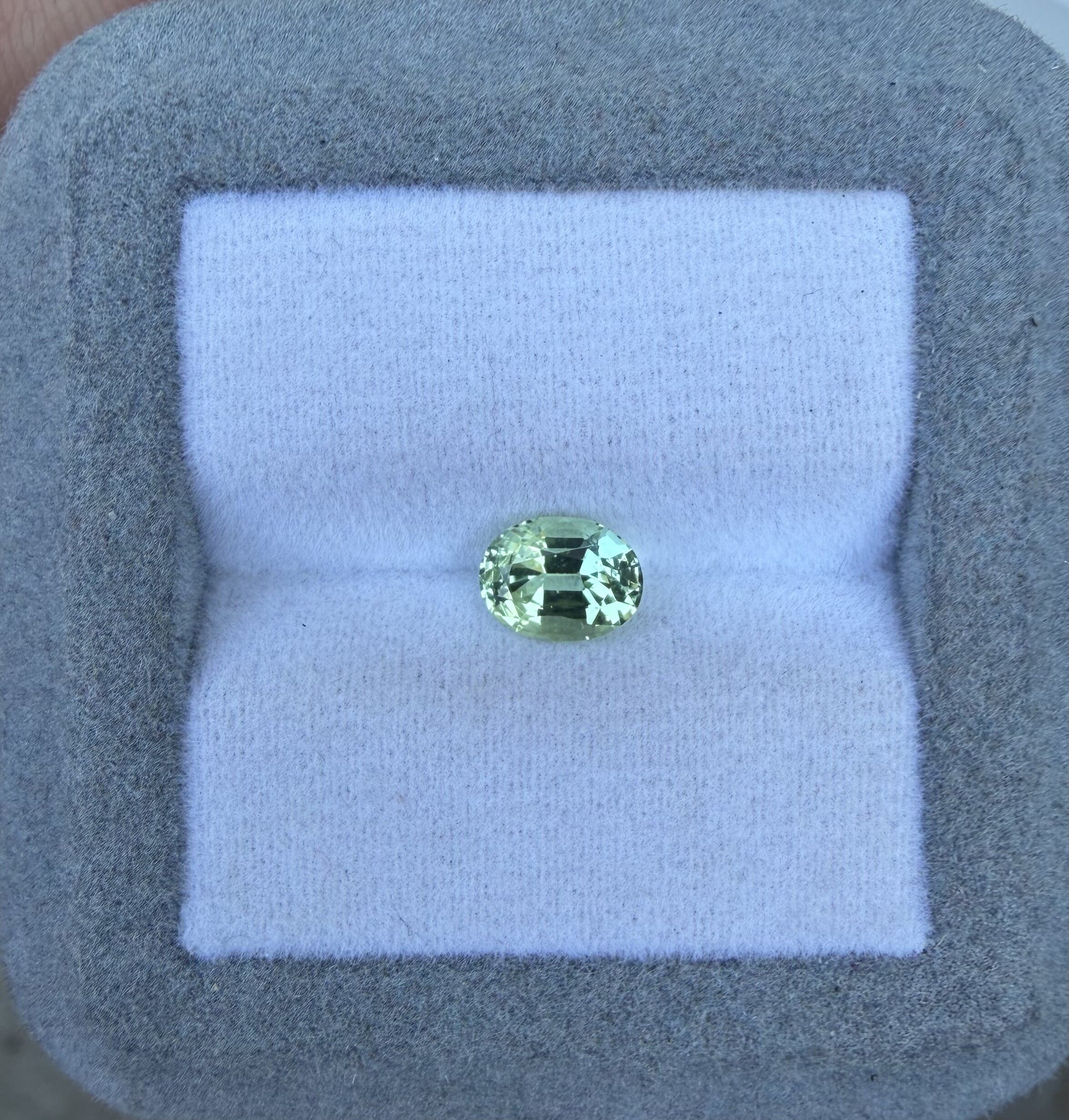 Green Tourmaline Oval 1.03ct