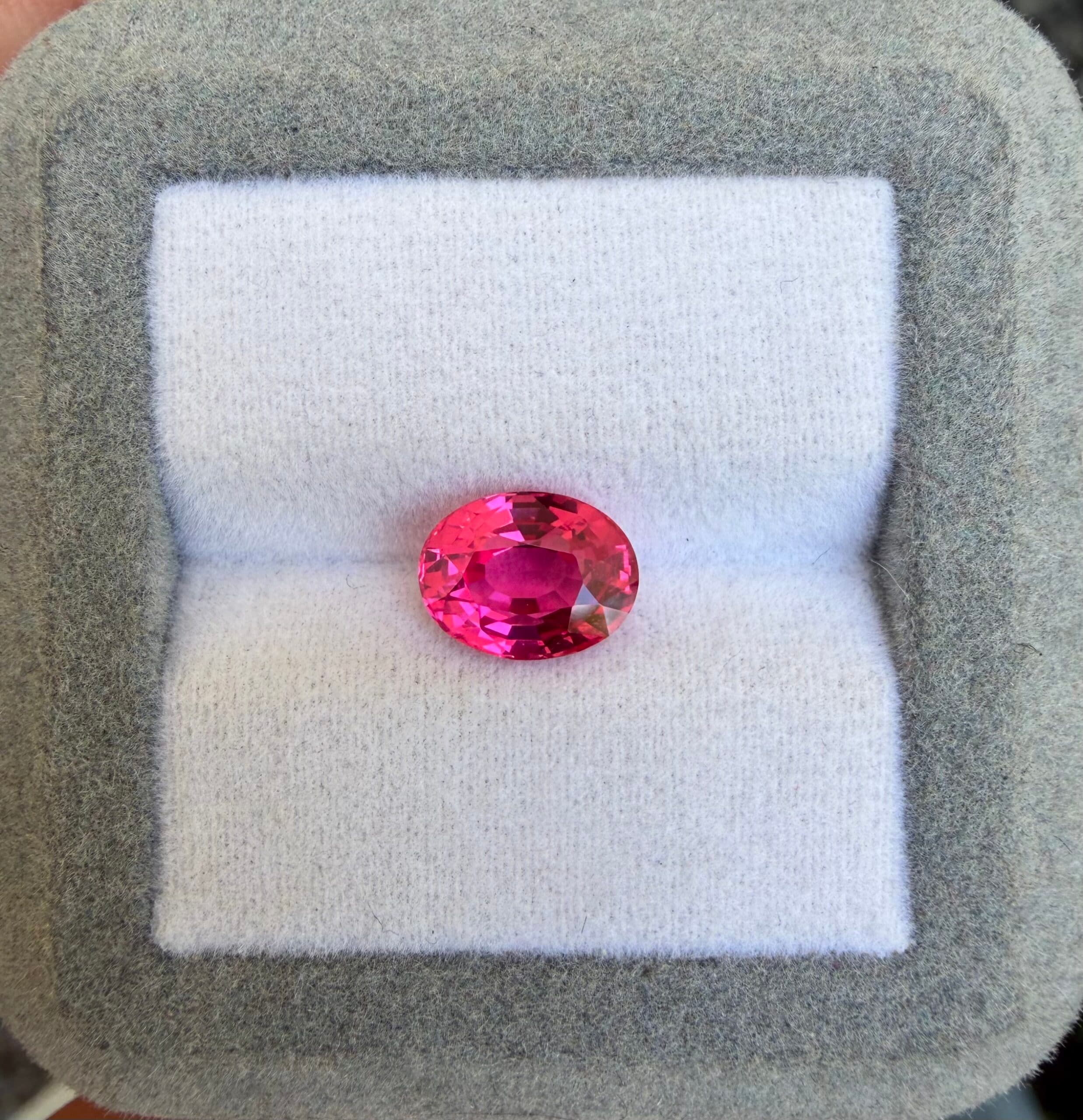 Spinelle Rose Ovale de 2,63ct