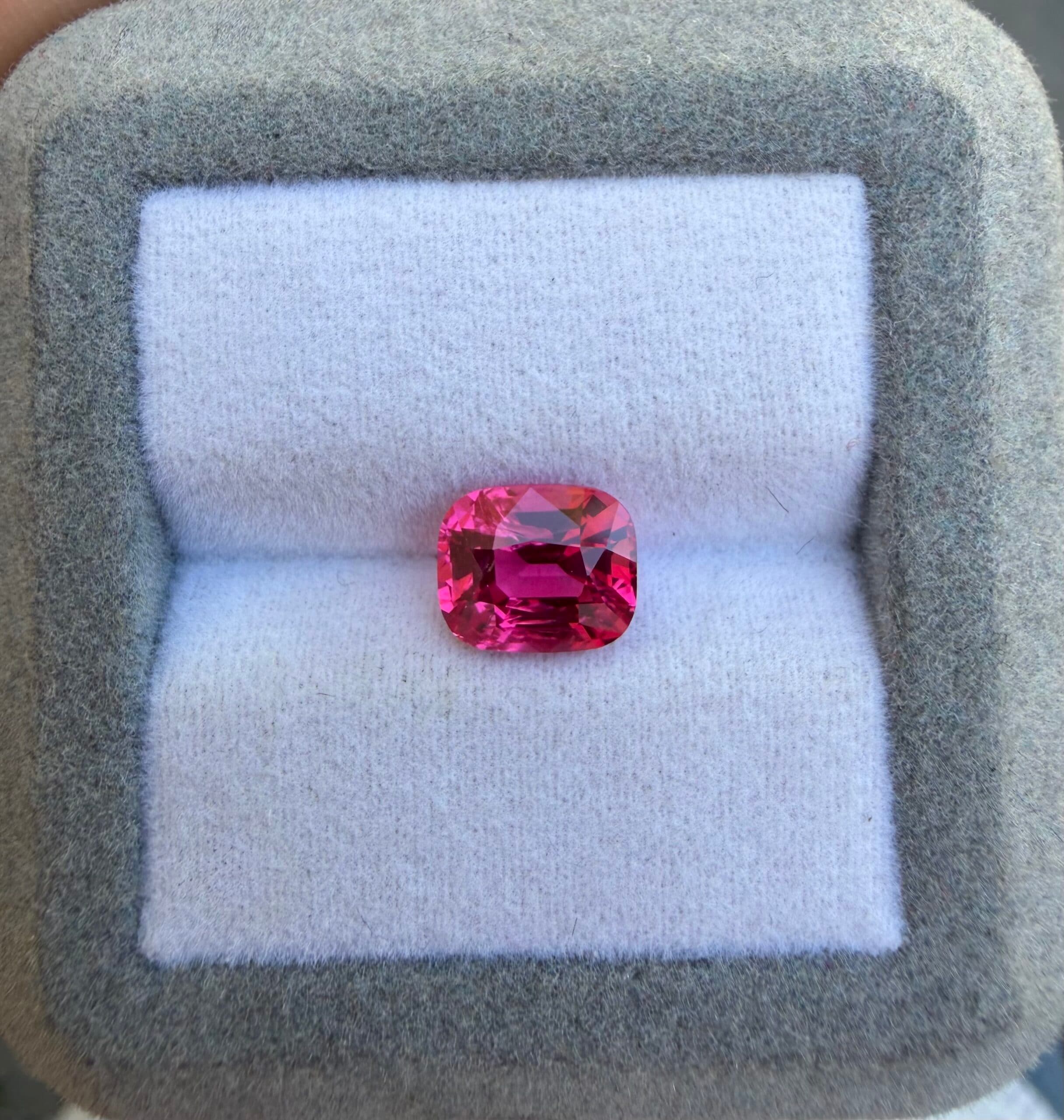 Spinelle Rose Coussin de 2,65ct