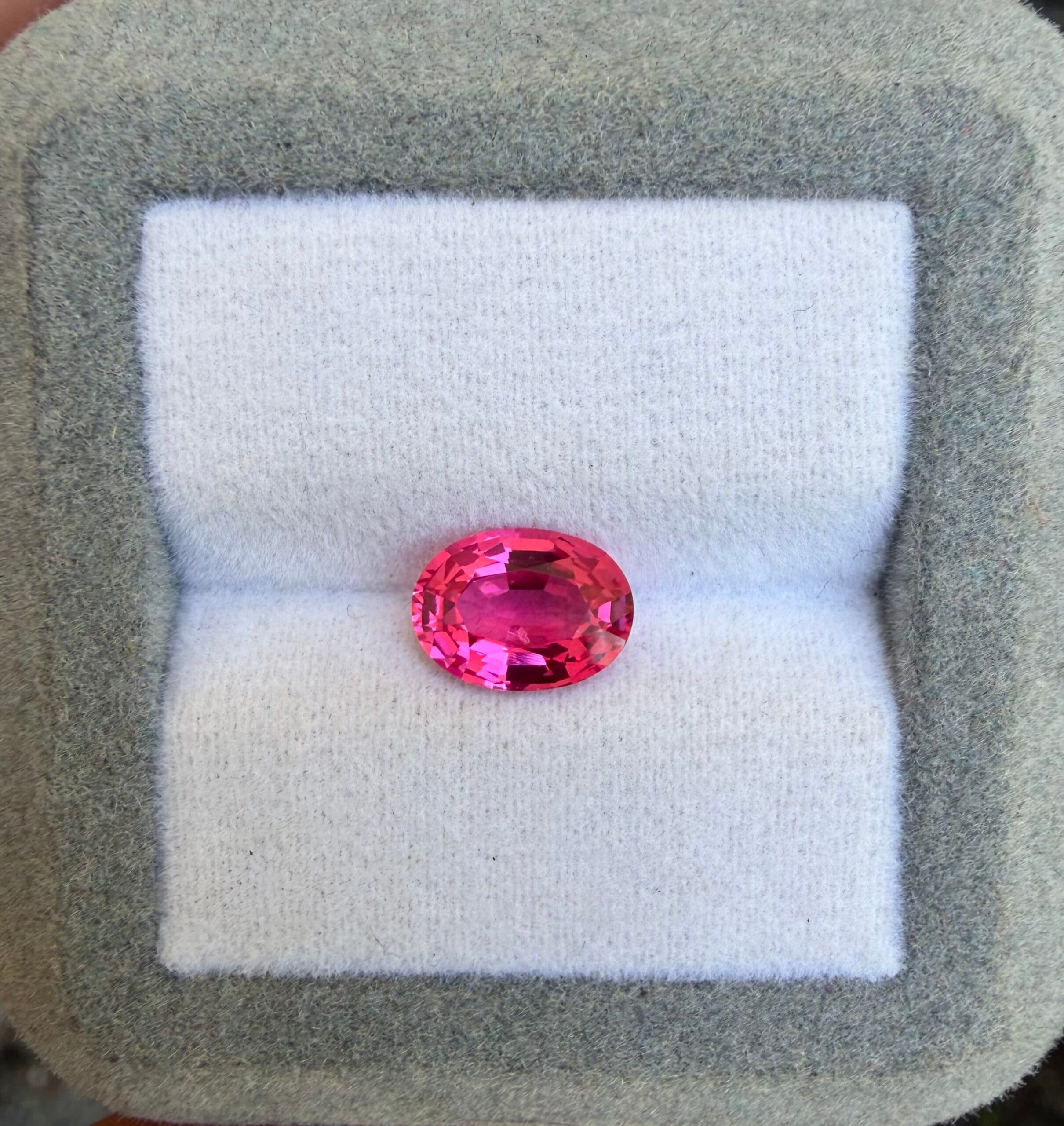 Spinelle Rose Ovale de 2,12ct