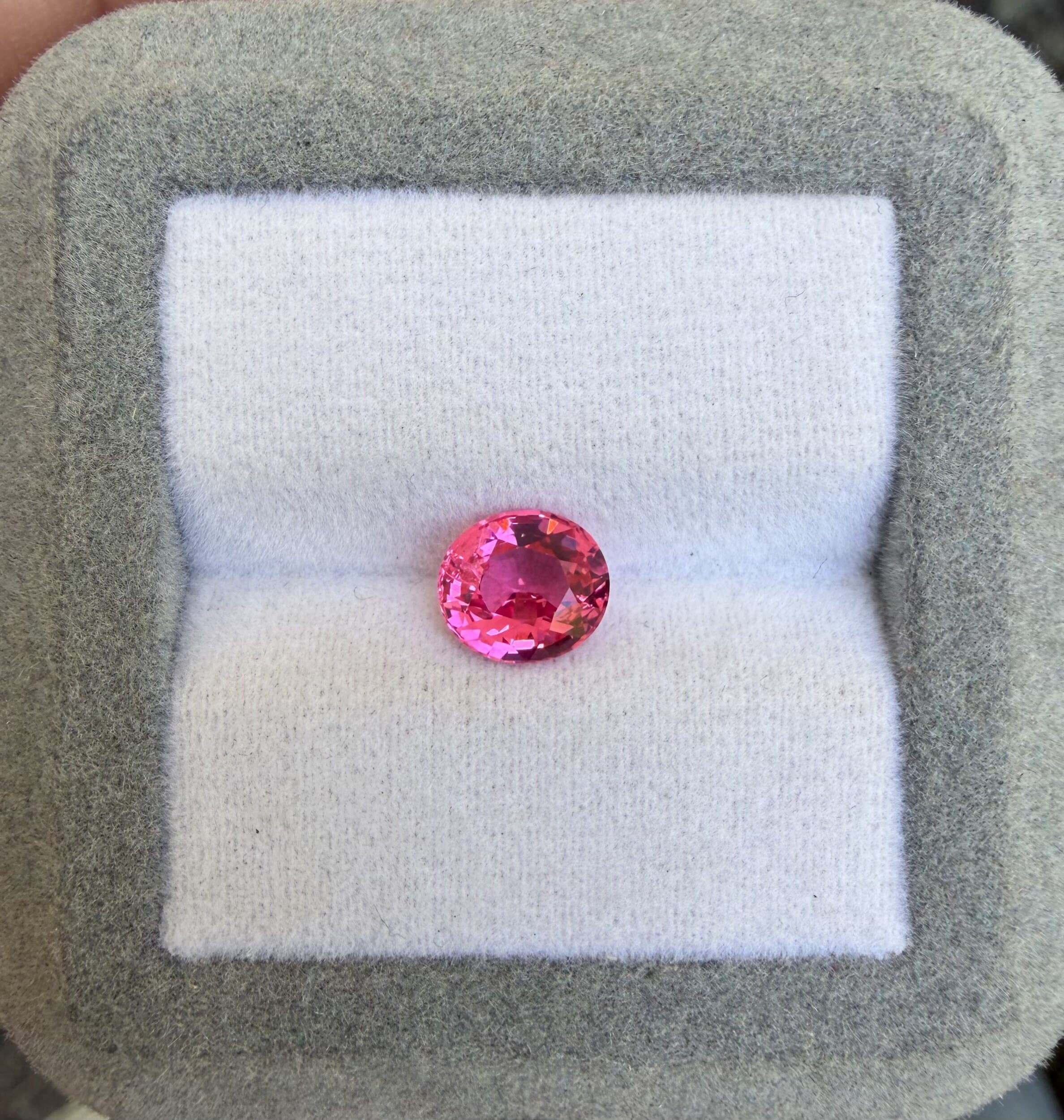 Spinelle Rose Ovale de 1,60ct — Tanzania