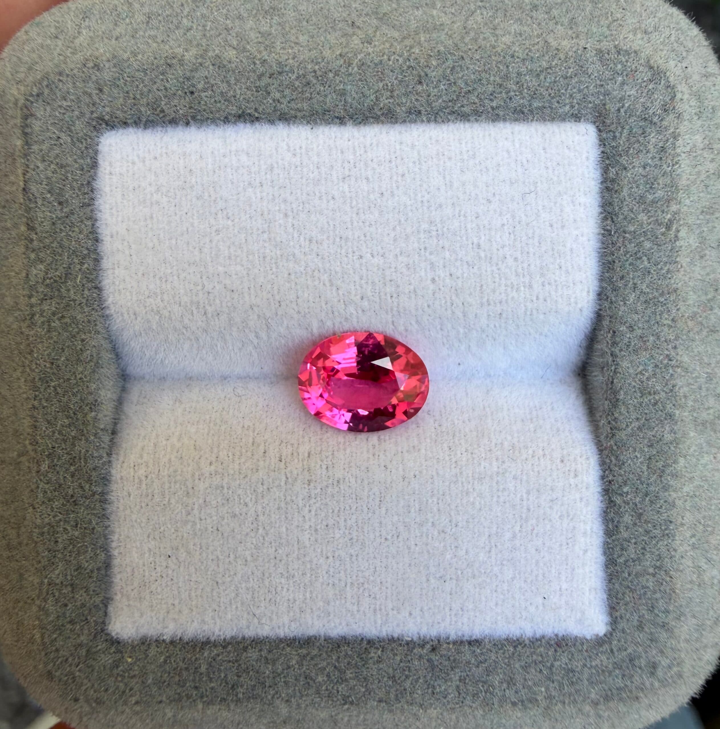 Spinelle Rose Ovale de 1,59ct