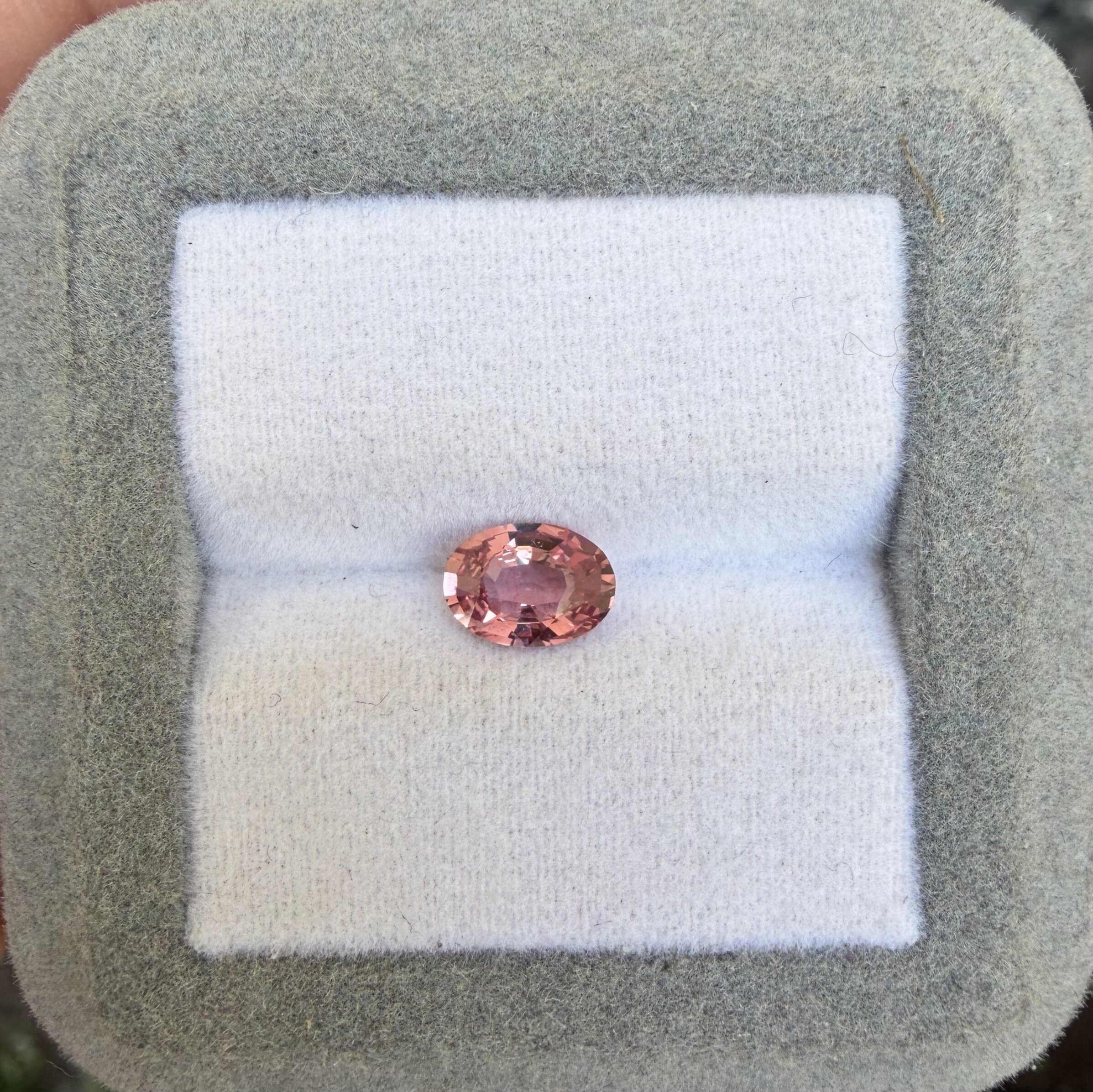 Saphir Padparadscha Ovale de 1,09ct
