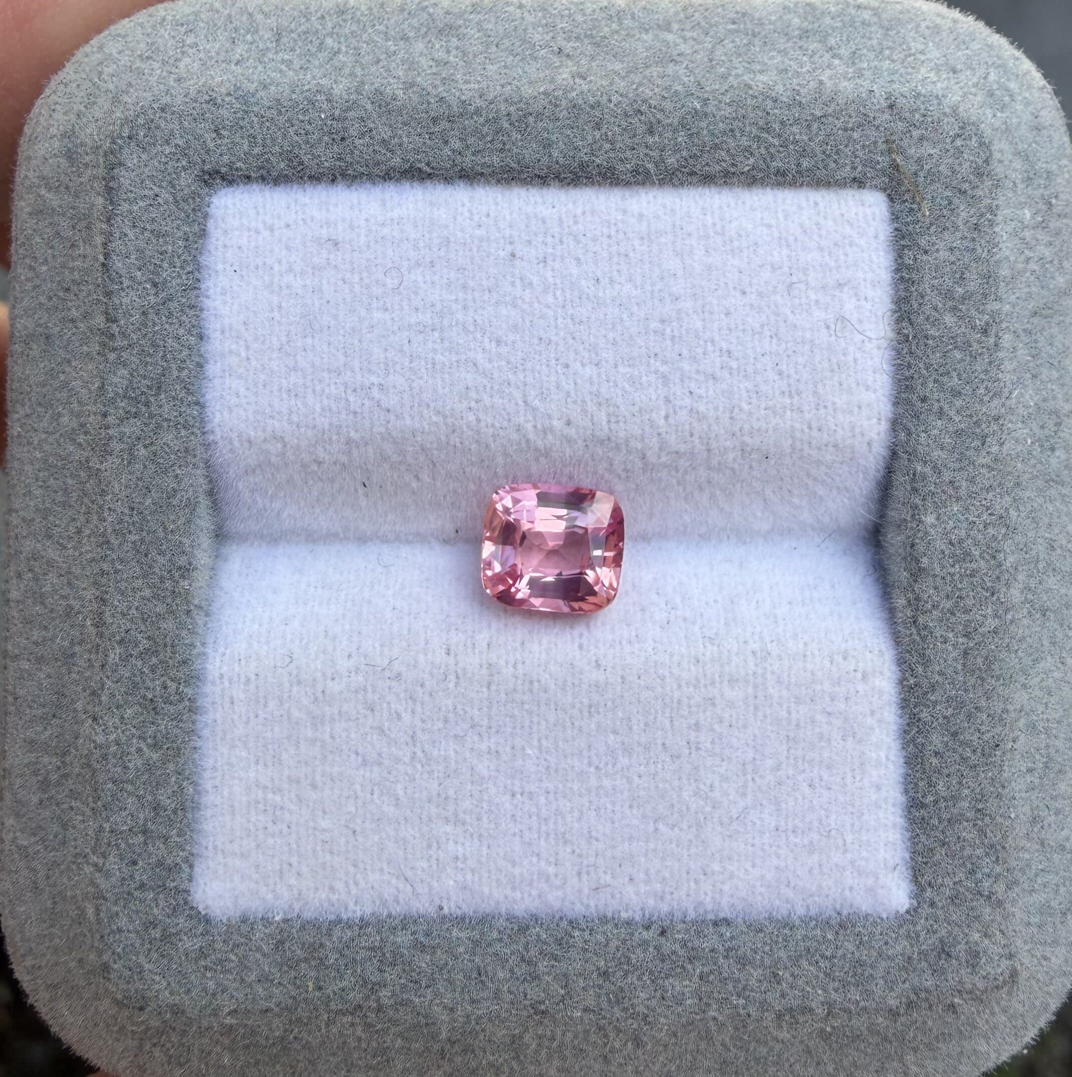 Saphir Padparadscha Coussin de 1,53ct — Sri Lanka