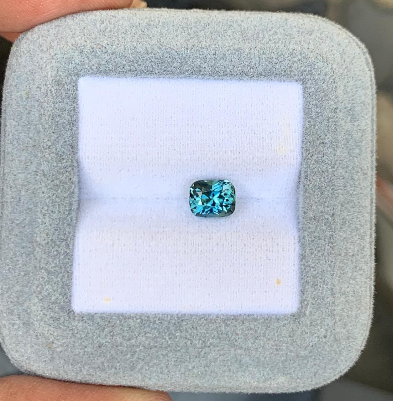 Saphir Teal Coussin de 1,31ct