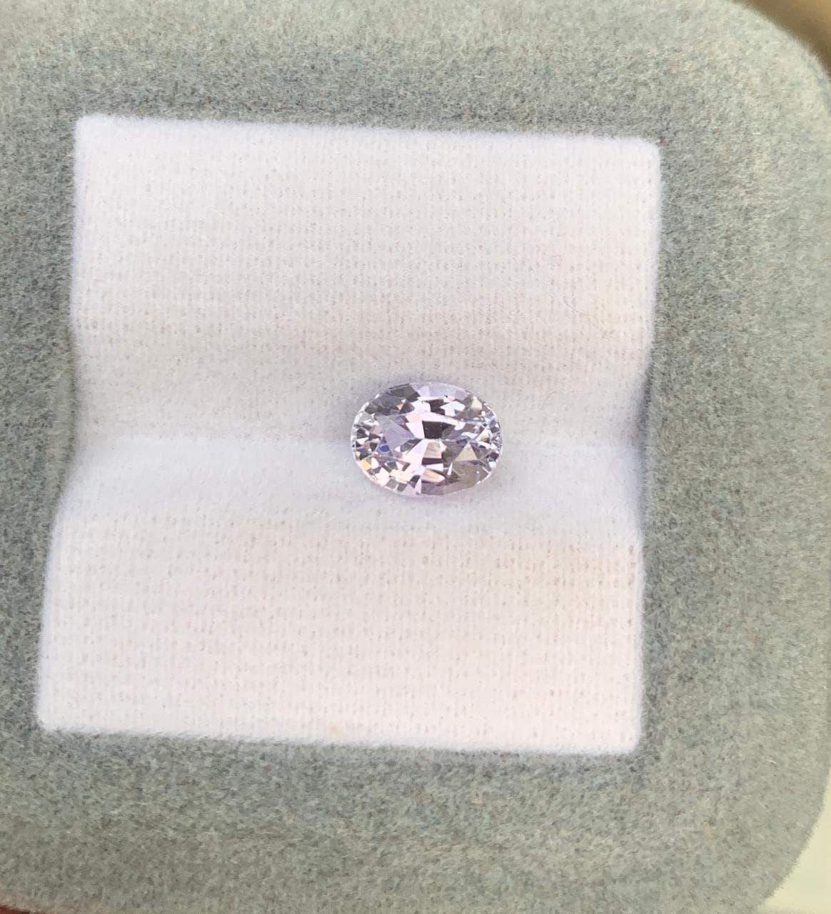 Saphir Violet Ovale de 1,84ct