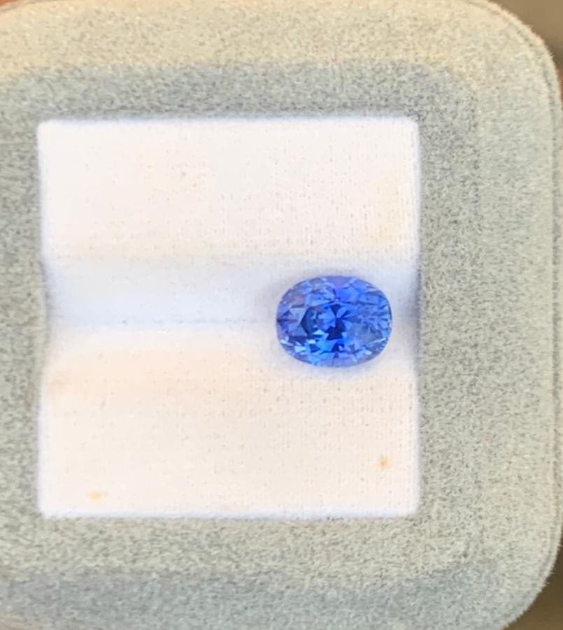 Saphir Bleu Ovale de 3,83ct