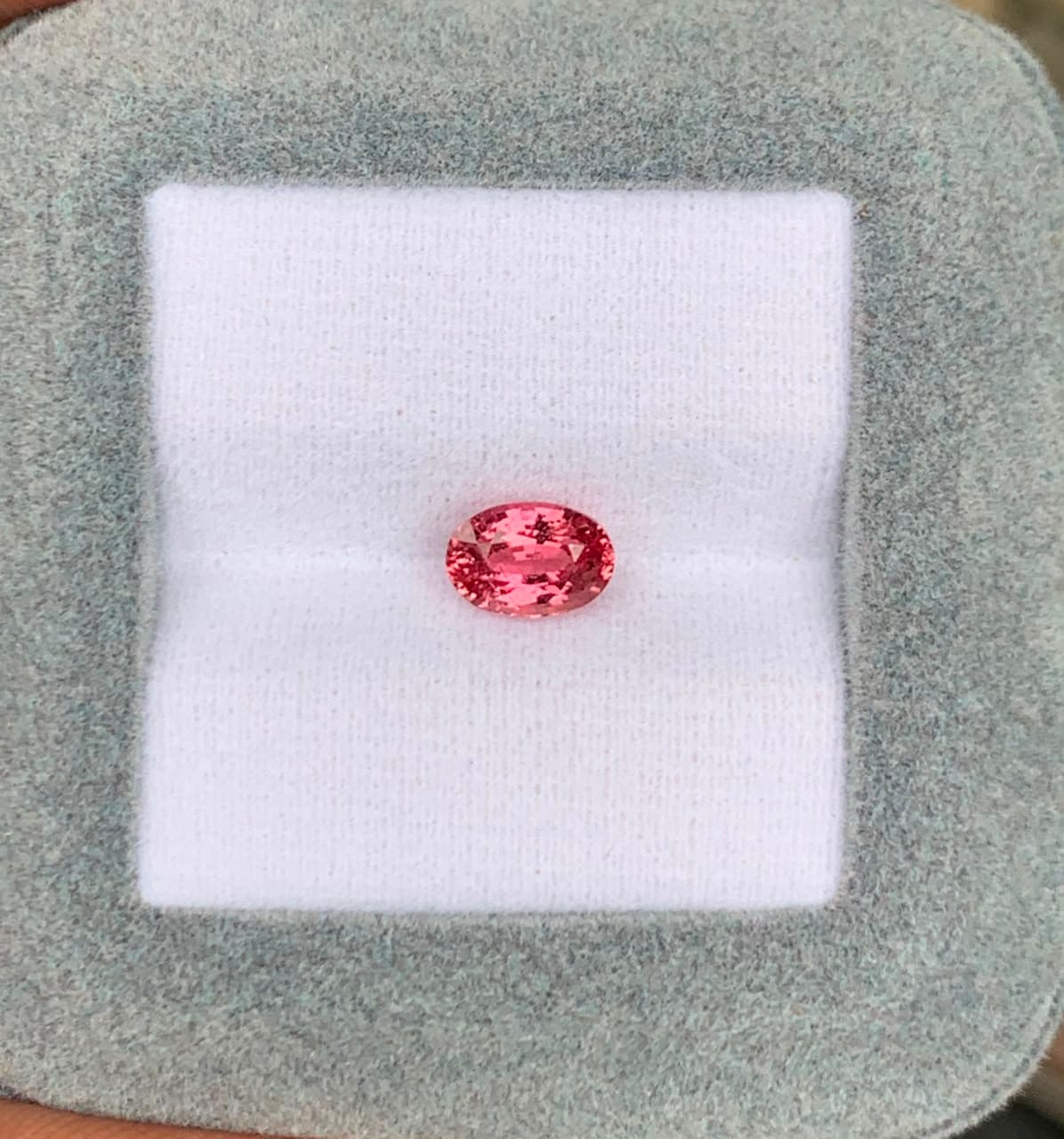 Saphir Padparadscha Ovale de 1,51ct — Madagascar