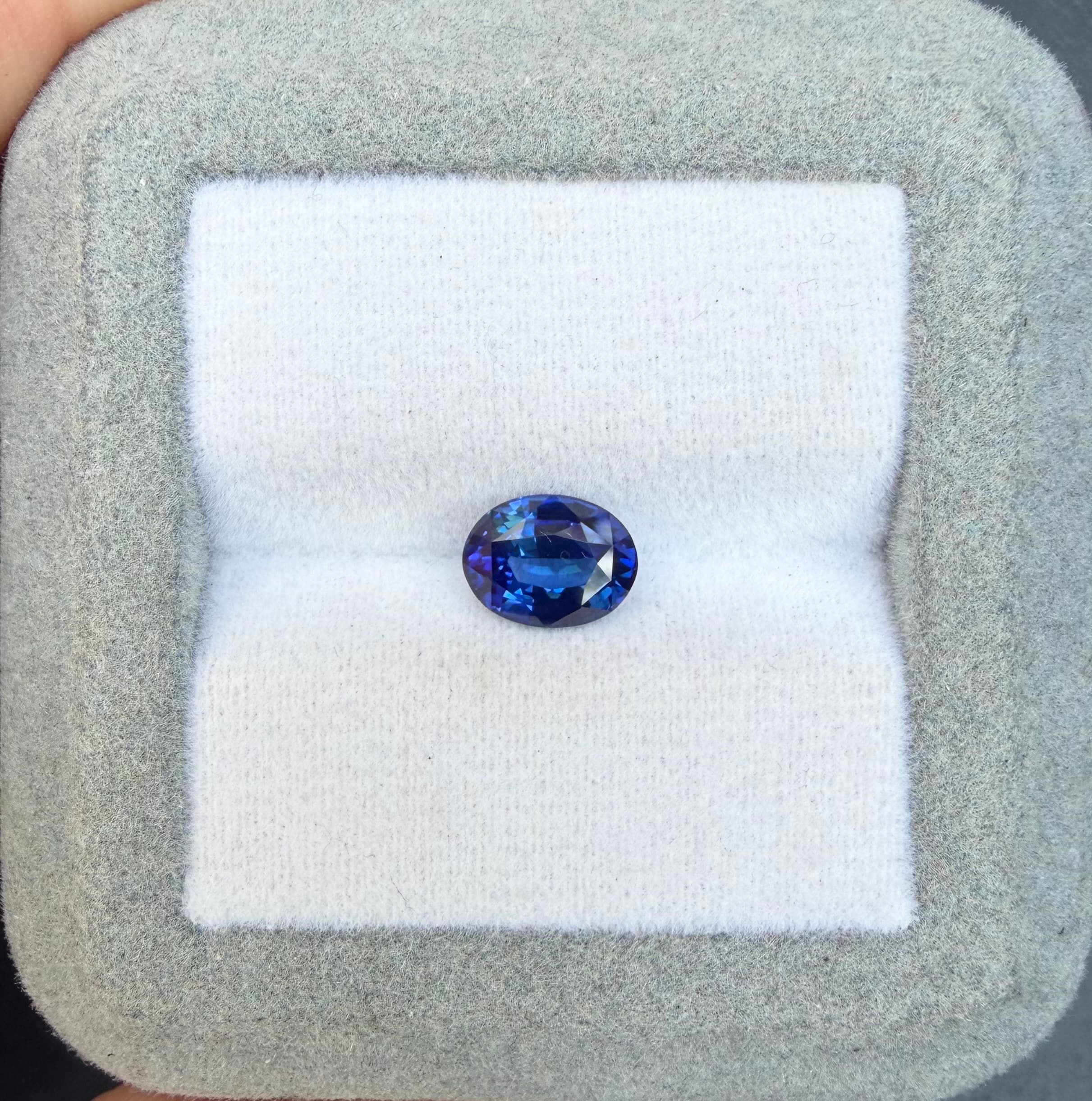 Saphir Bleu Ovale de 1,55ct — Sri Lanka