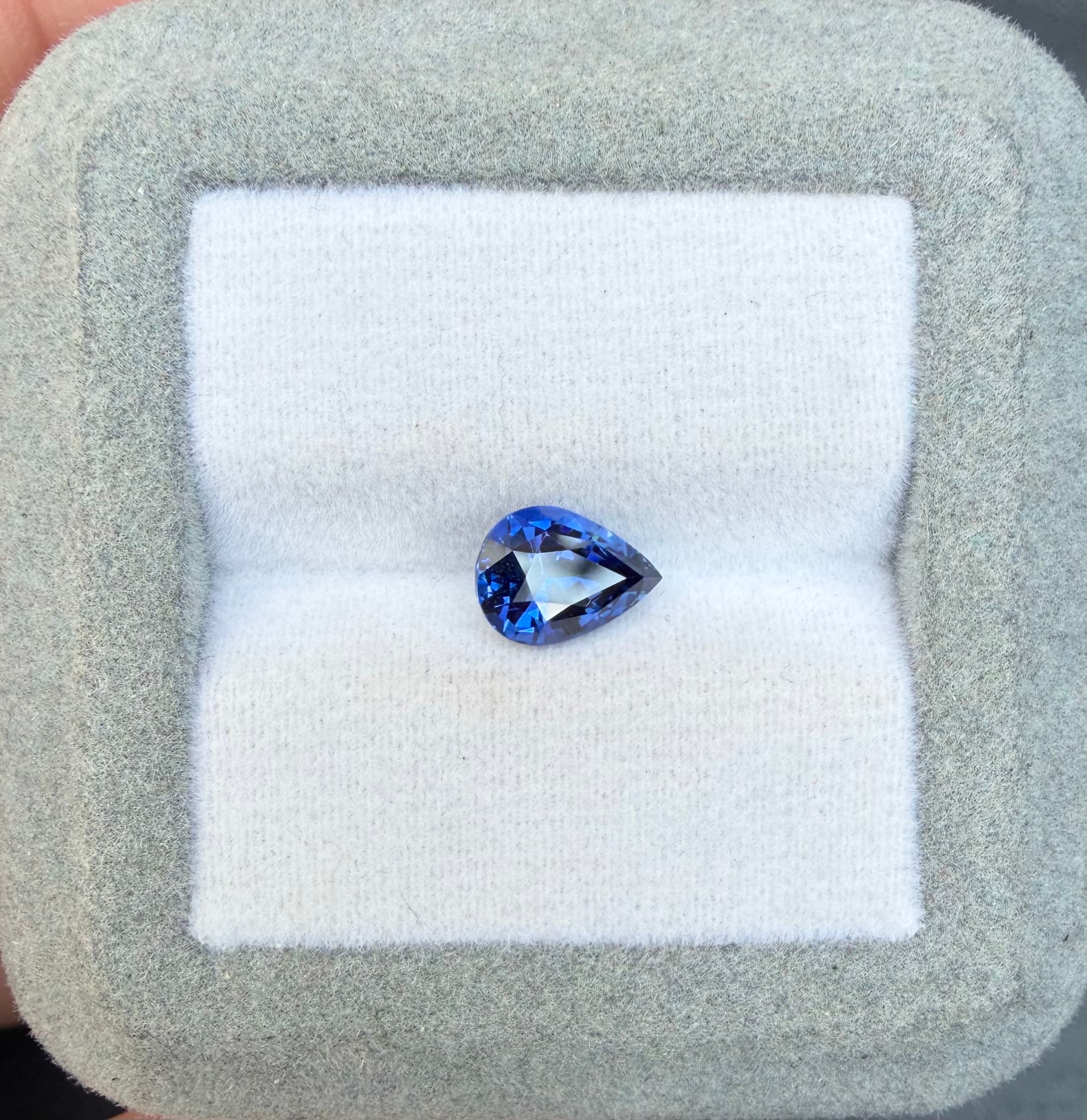 Saphir Bleu Poire de 1,77ct