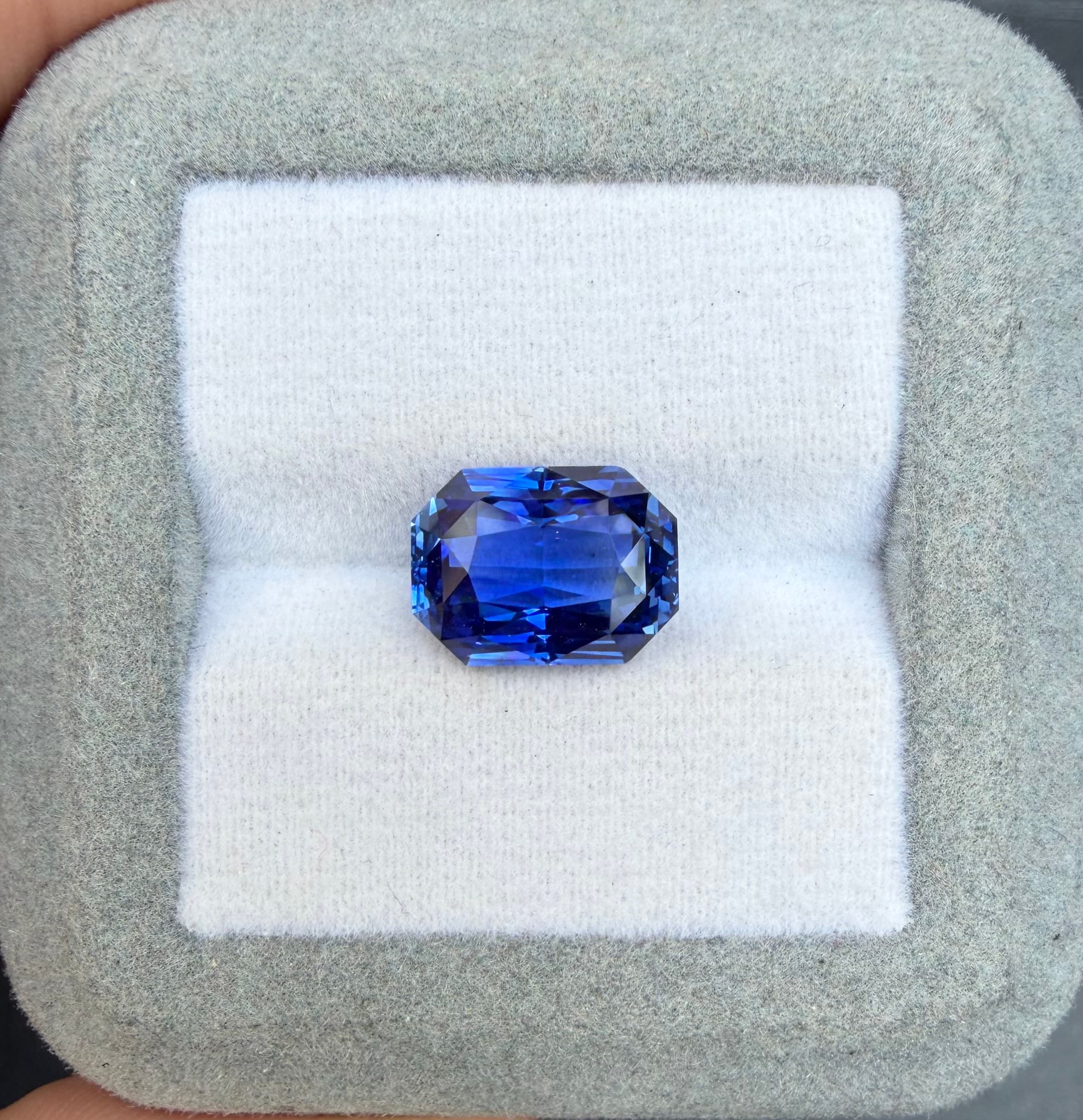 Saphir Bleu Radiant de 6,03ct