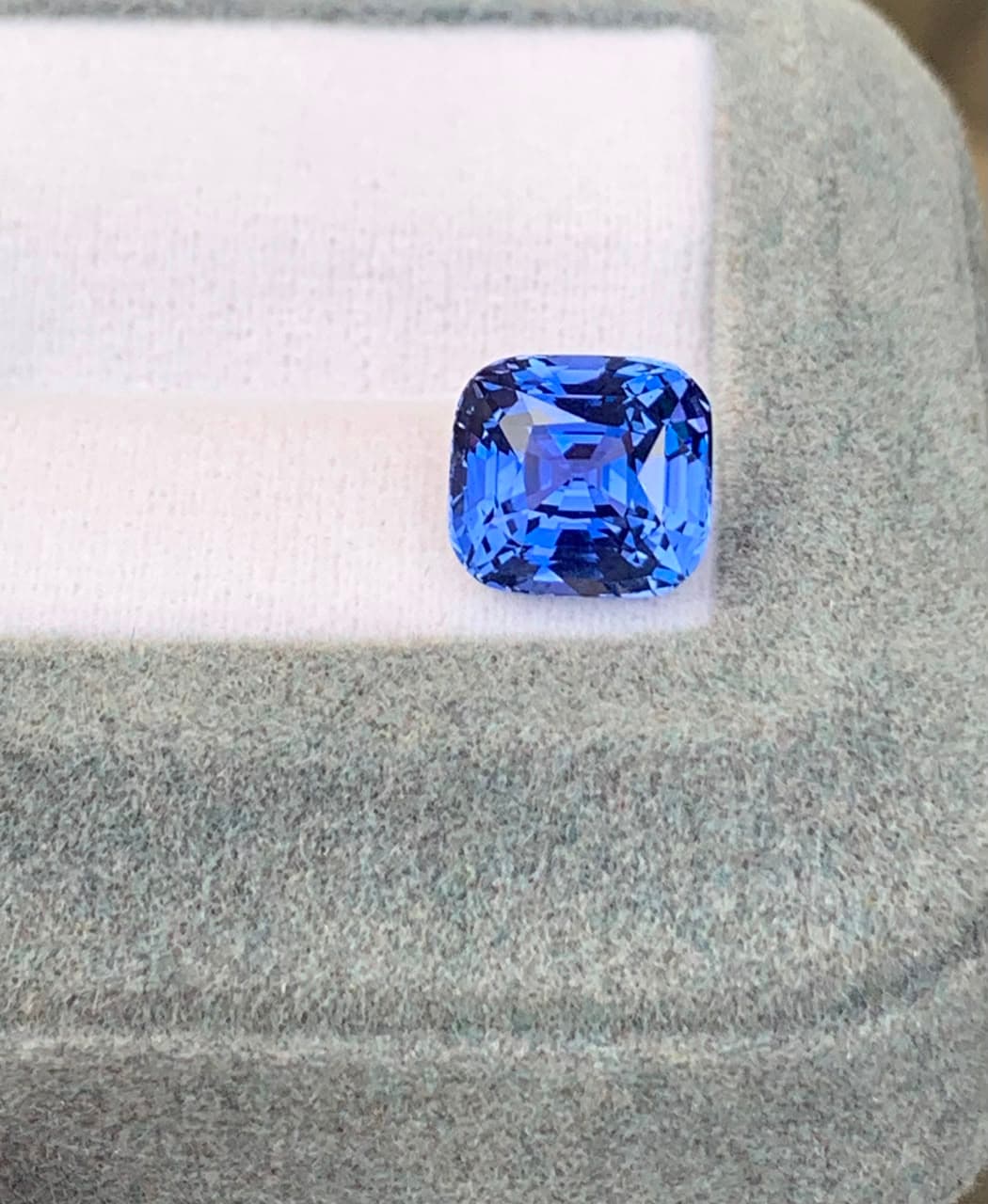 Saphir Bleu Coussin de 4,58ct