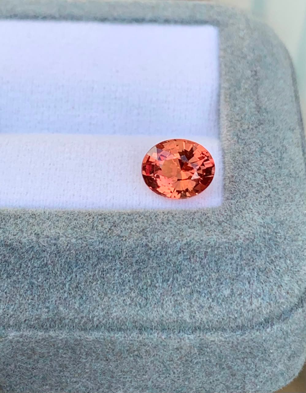 Saphir Padparadscha Ovale de 2,02ct — Madagascar