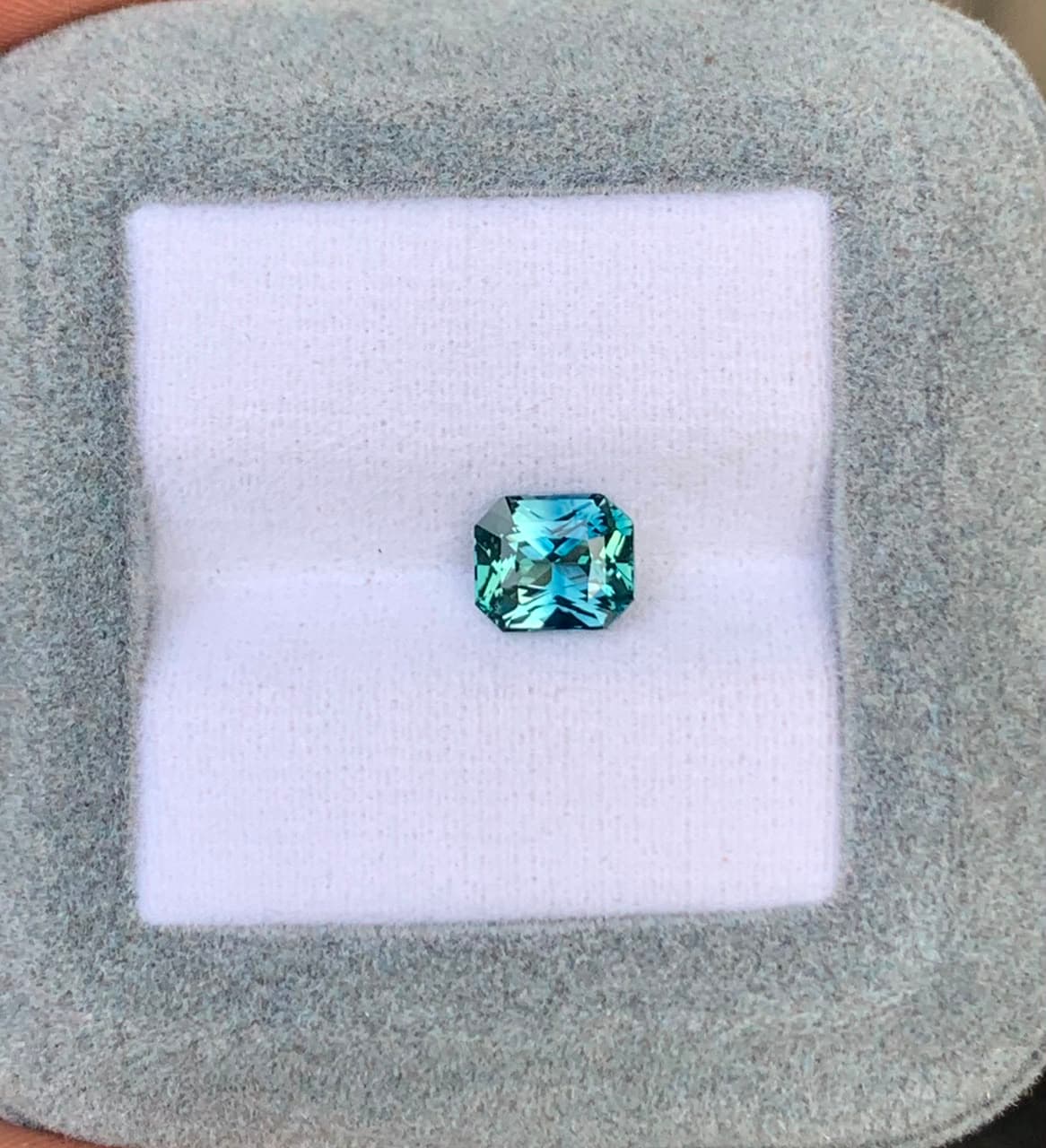 Saphir Teal Radiant de 1,60ct