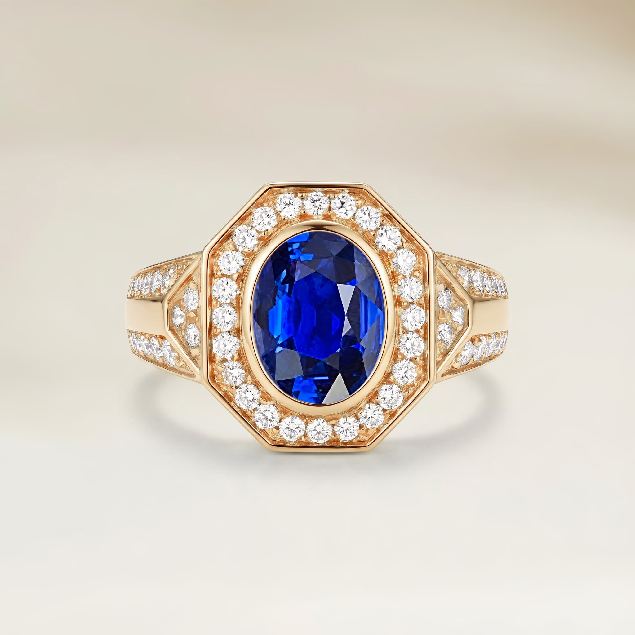 Bague Art Deco Saphir Bleu Ovale de 2,23ct