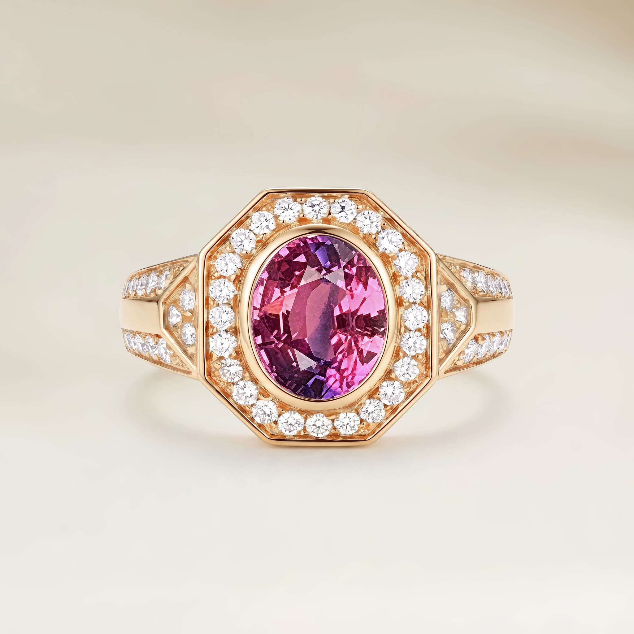 Bague Art Deco Saphir Bicolore Ovale de 1,06ct