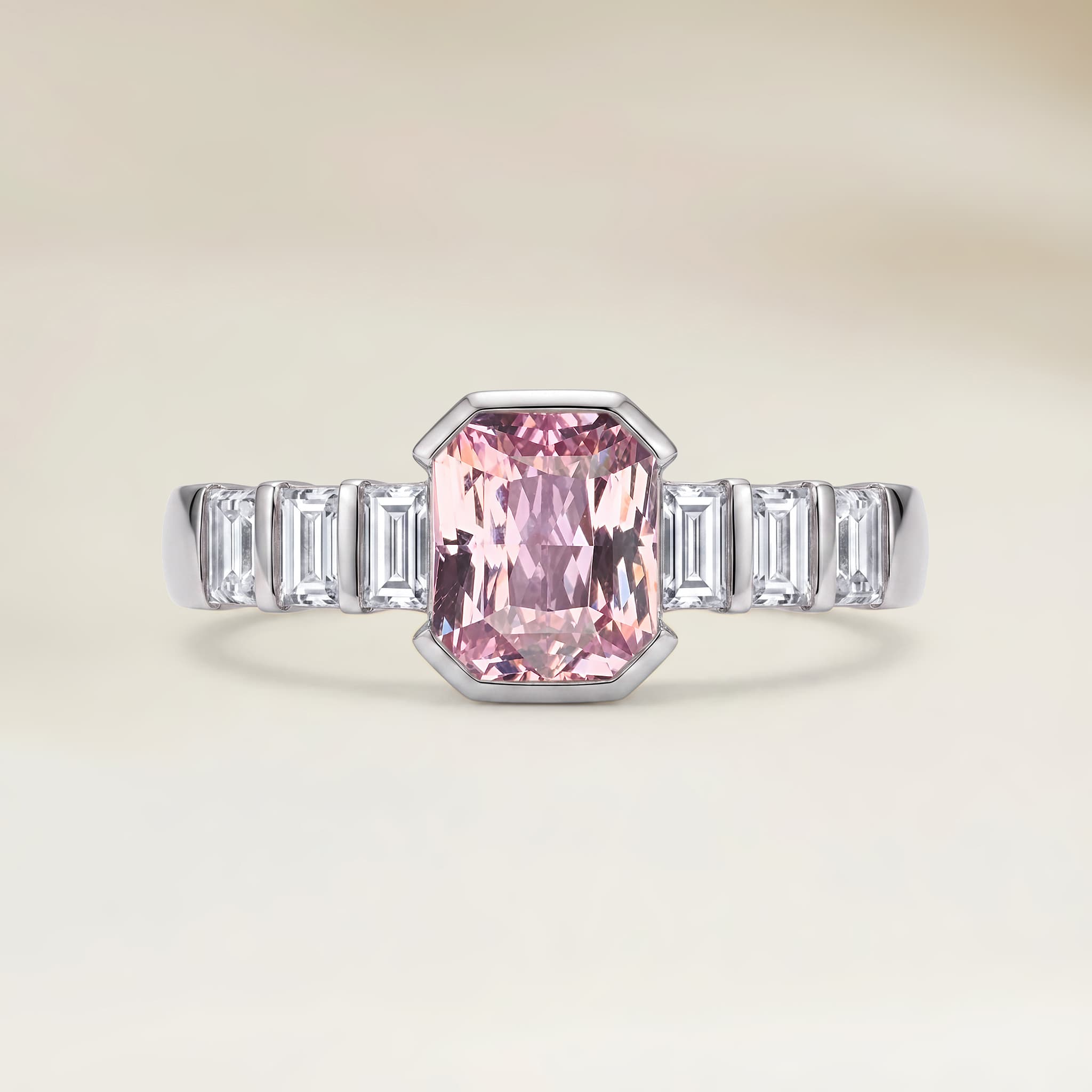Bague Moderne Saphir Pêche Rectangle de 1,09ct