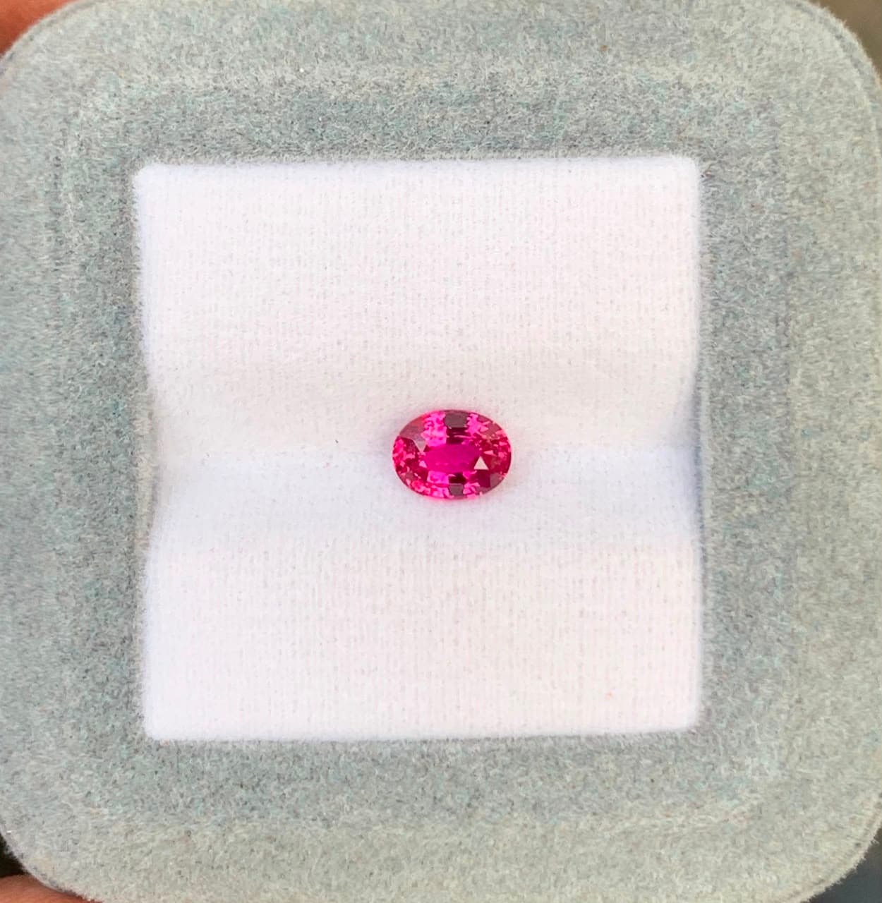 Rubis du Mozambique Ovale de 1,06ct