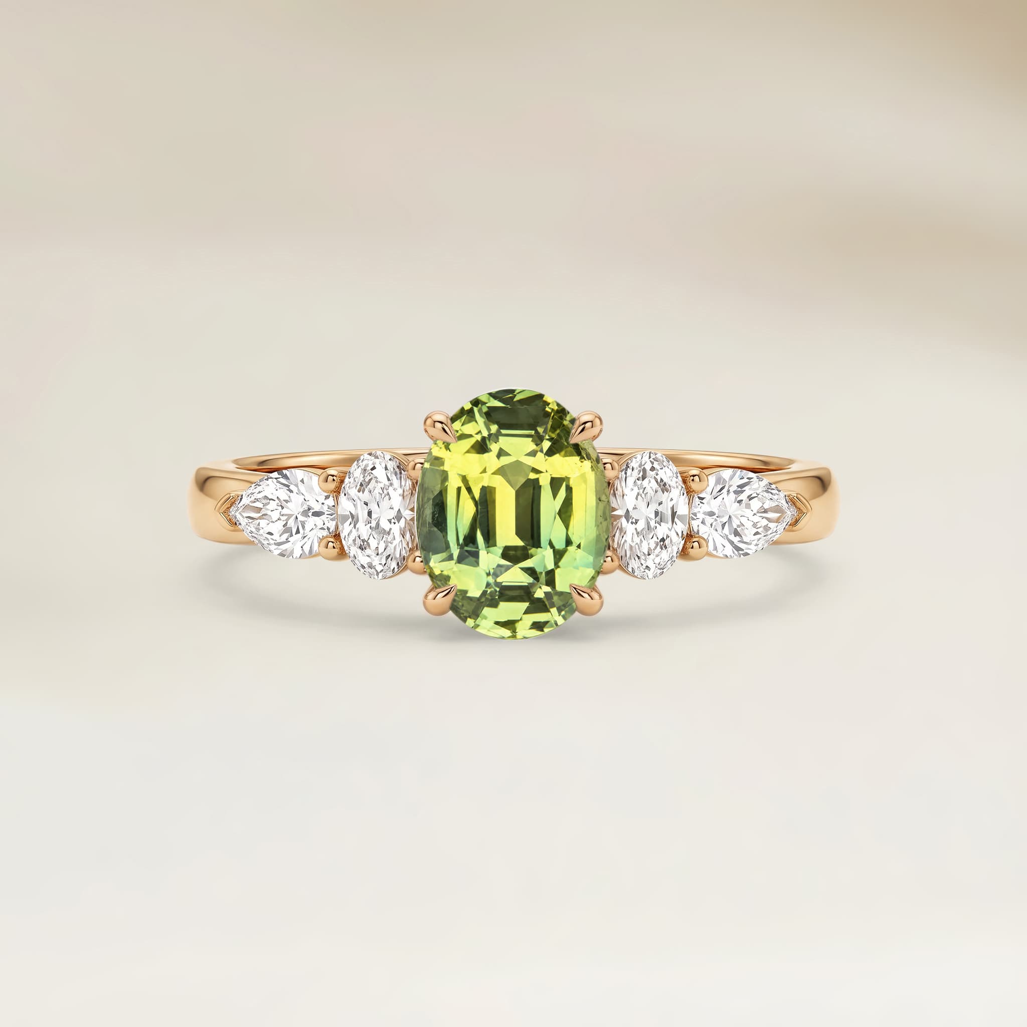 Bague Epaulé Saphir Vert Ovale de 1,28ct