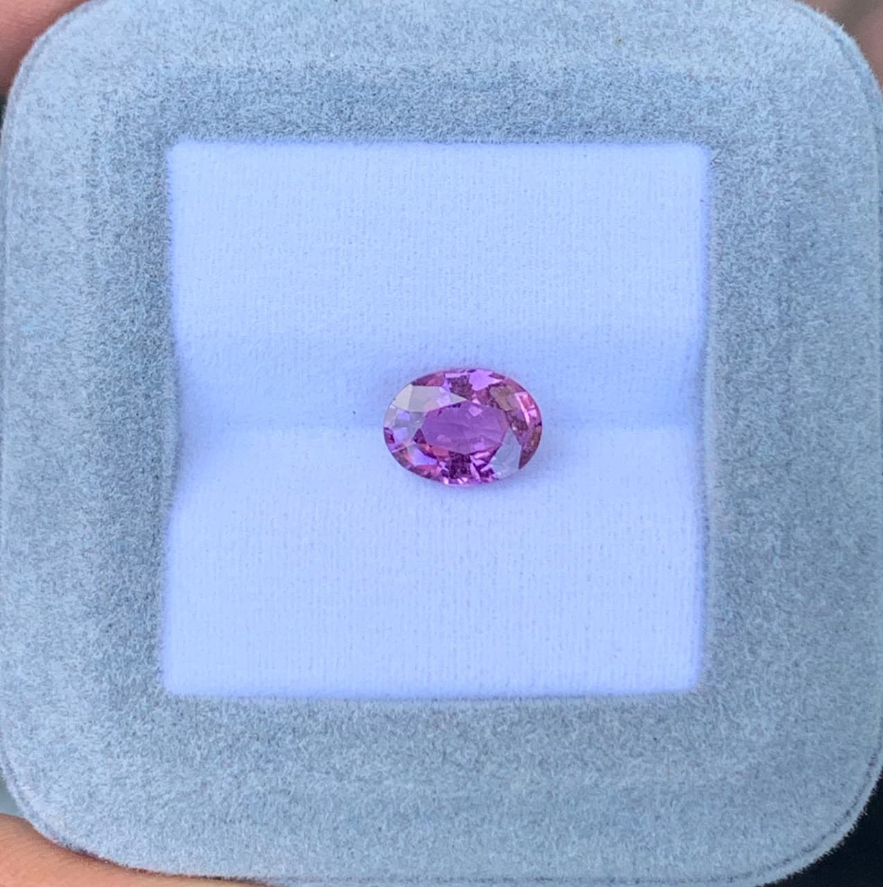 Saphir Violet Ovale de 2,14ct