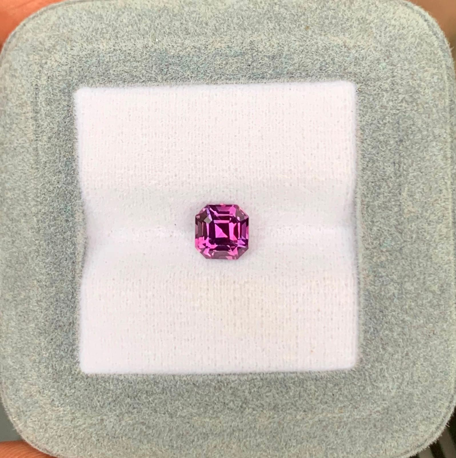 Saphir Violet Rectangle de 1,52ct — Madagascar