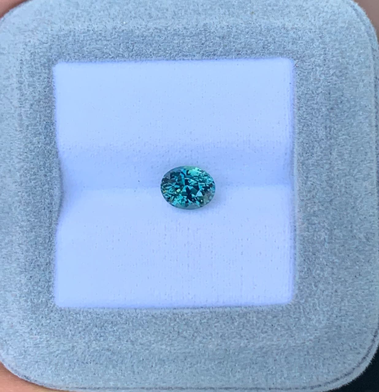 Saphir Teal Ovale de 1,57ct