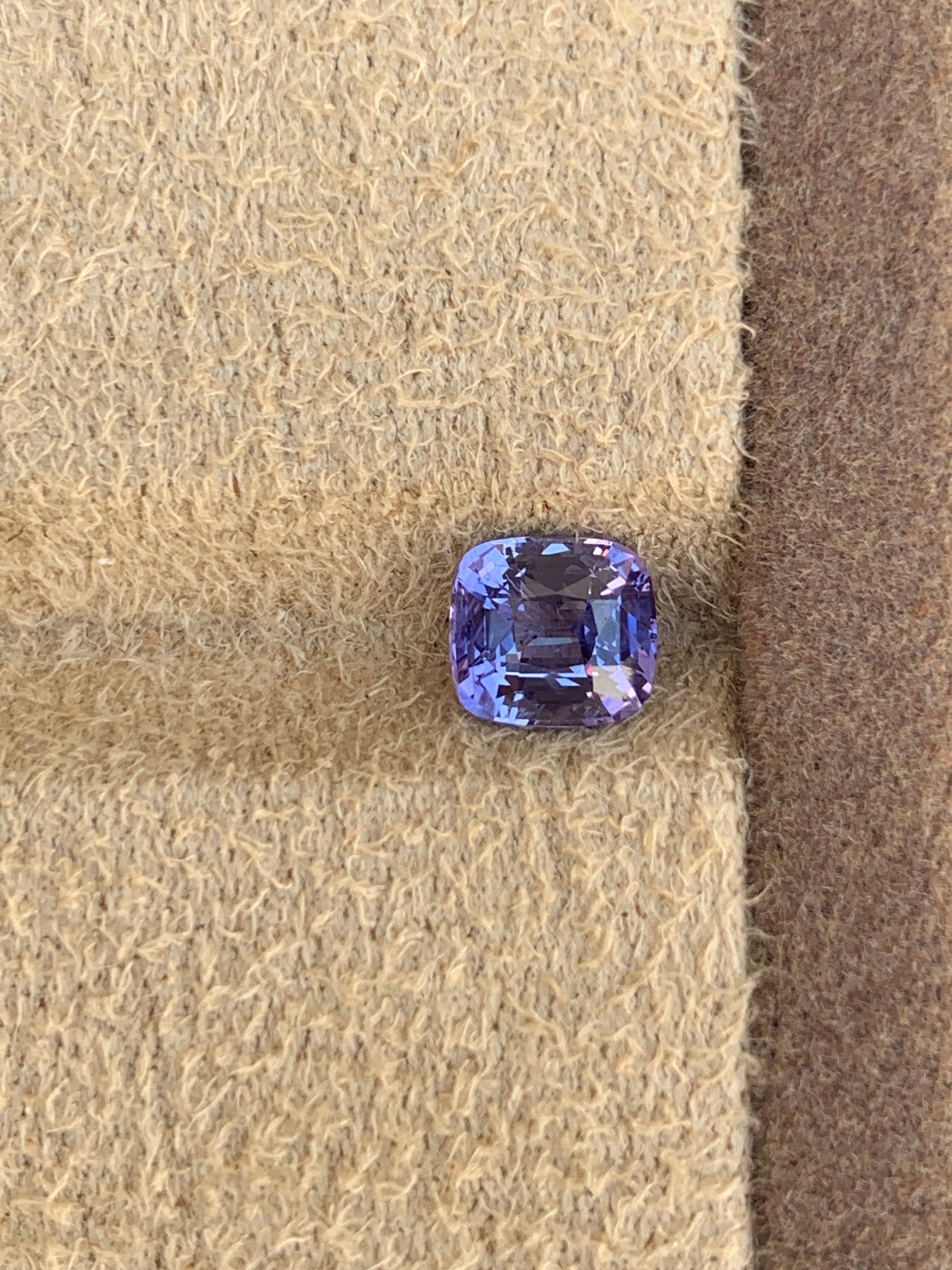 Saphir Violet Taille coussin de 1,62ct